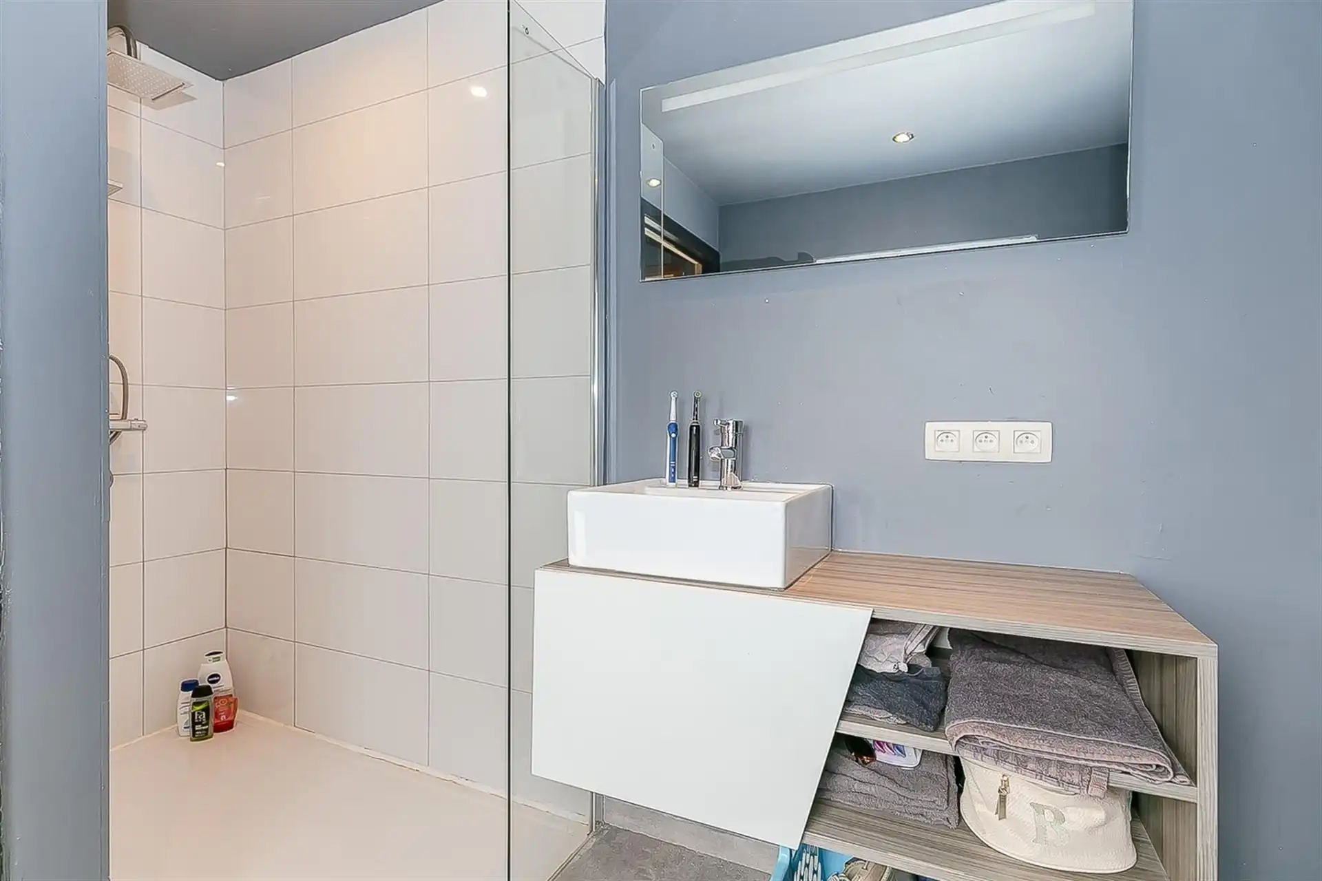 Volledig gerenoveerde en gezellige starterswoning. foto 6