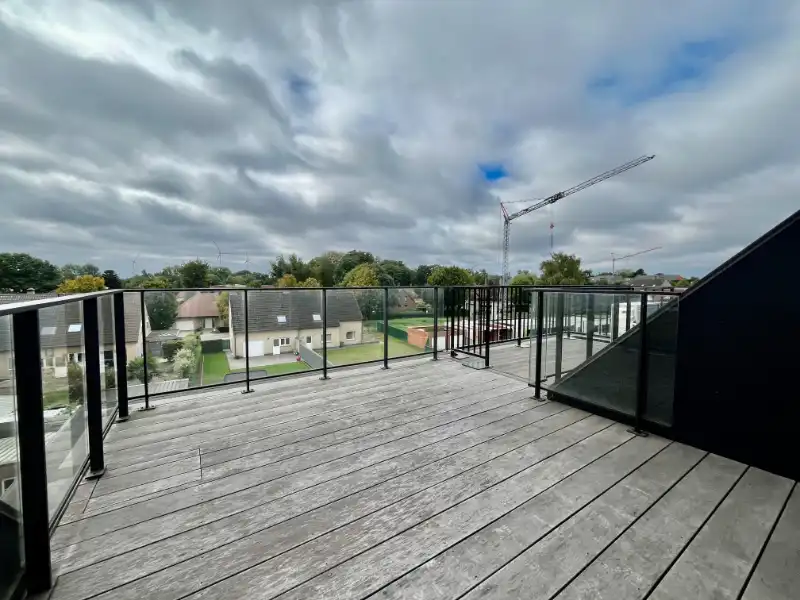 ENERGIEZUINIG DAKAPPARTEMENT MET TWEE SLAAPKAMERS EN GARAGE TE HUUR foto 13