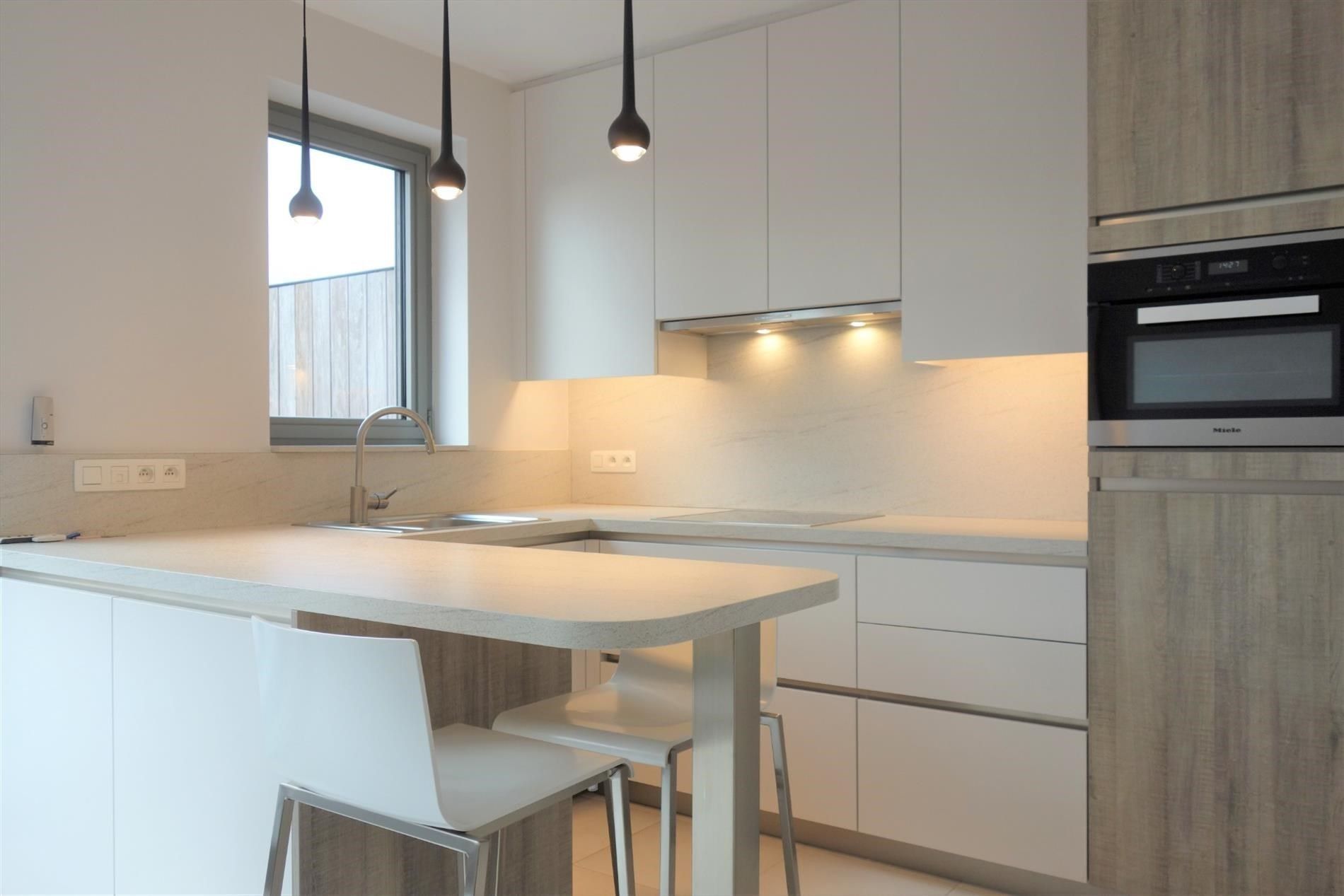 Schitterend appartement met terras en staanplaats foto 6