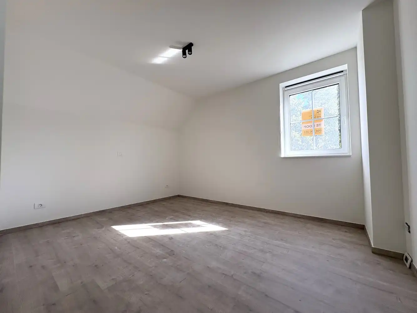 Nieuwbouwwoning met 3 slaapkamers + zonnige tuin in het centrum van Varsenare foto 9