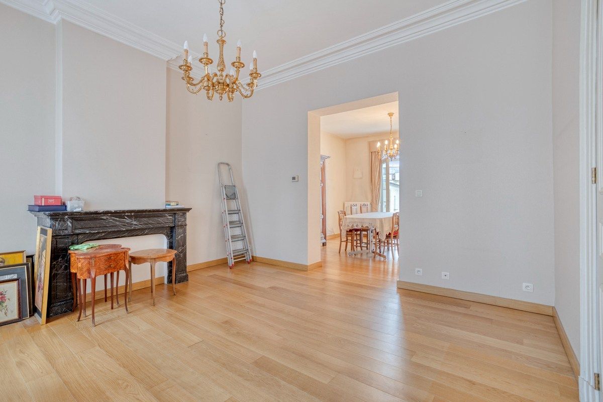 Ruim en gerenoveerd burgerwoning met stadstuin in het hart van Halle foto 6