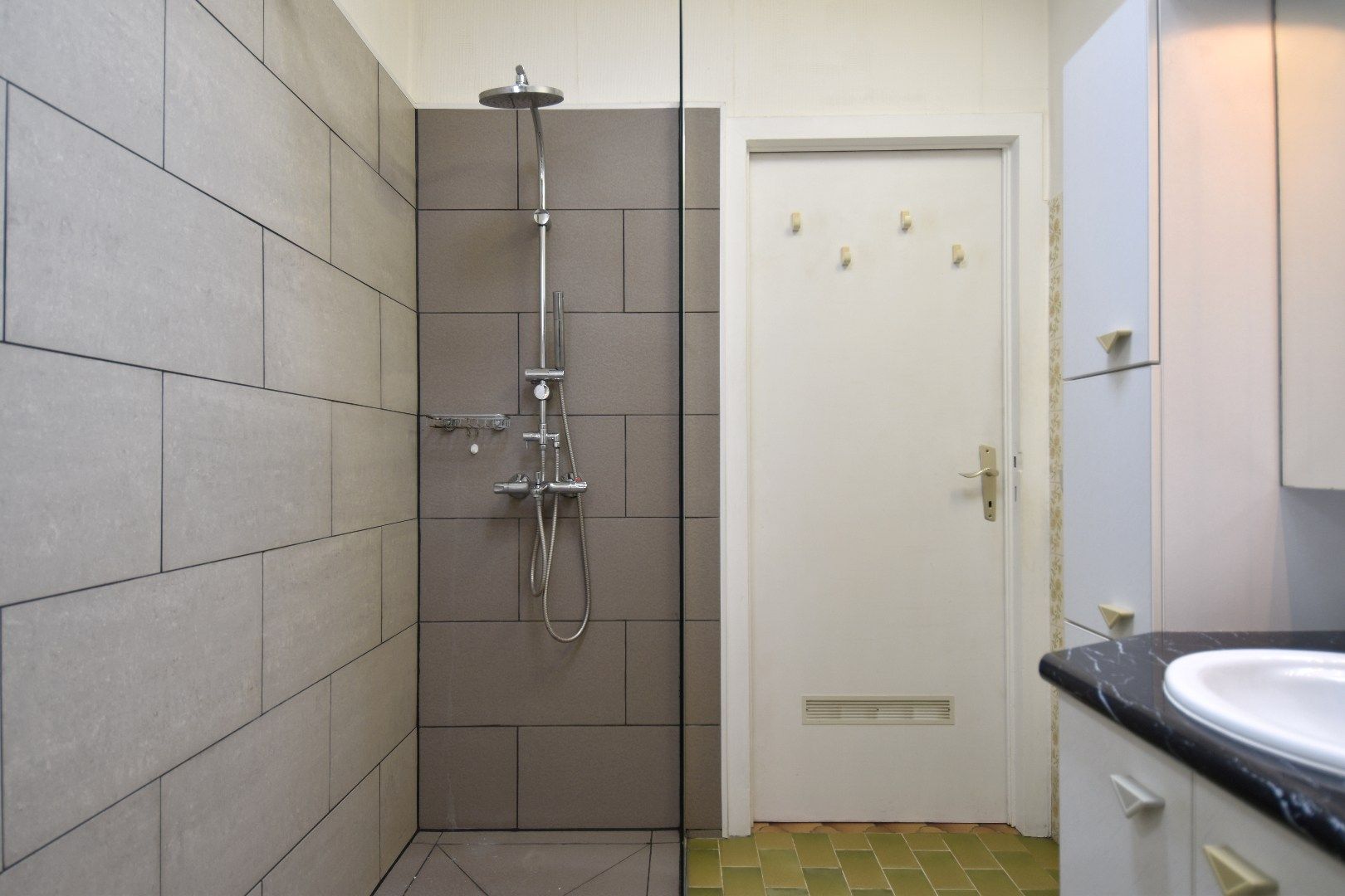  Rijwoning met 3 slaapkamers, garage en tuin te koop in Gullegem foto 9