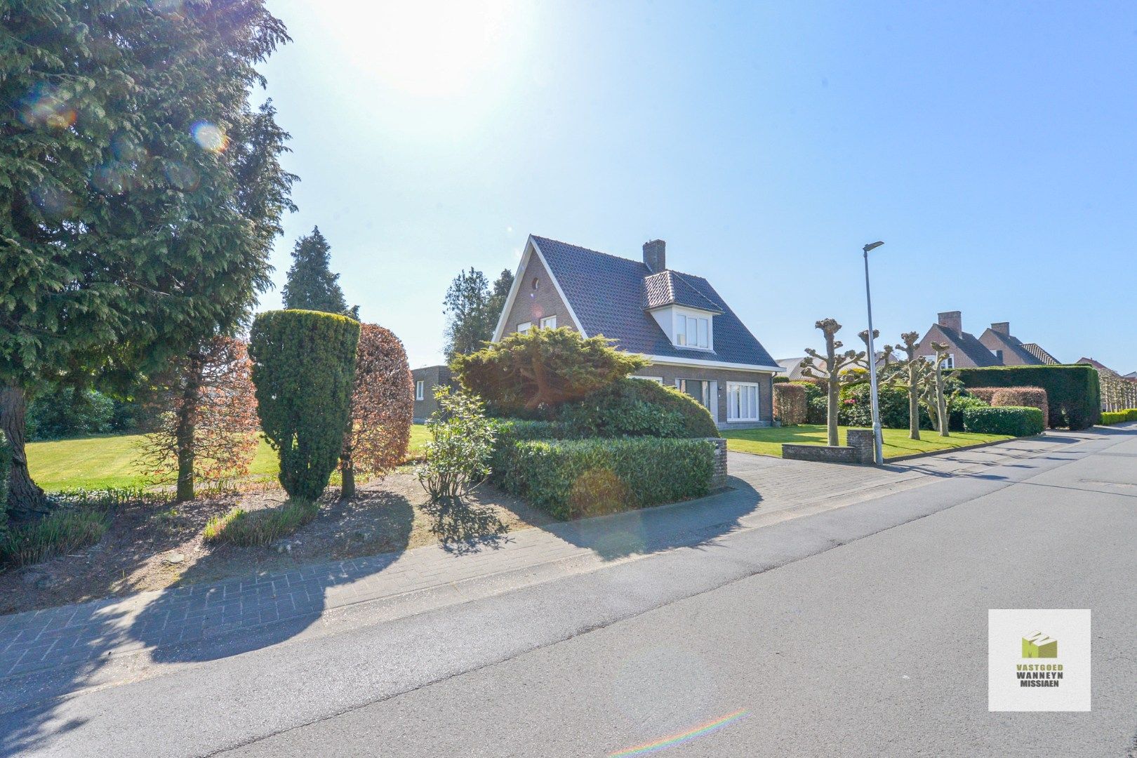 Karaktervolle woning op 1.246 m2 met gelijkvloerse slaapkamer/speelkamer foto 2