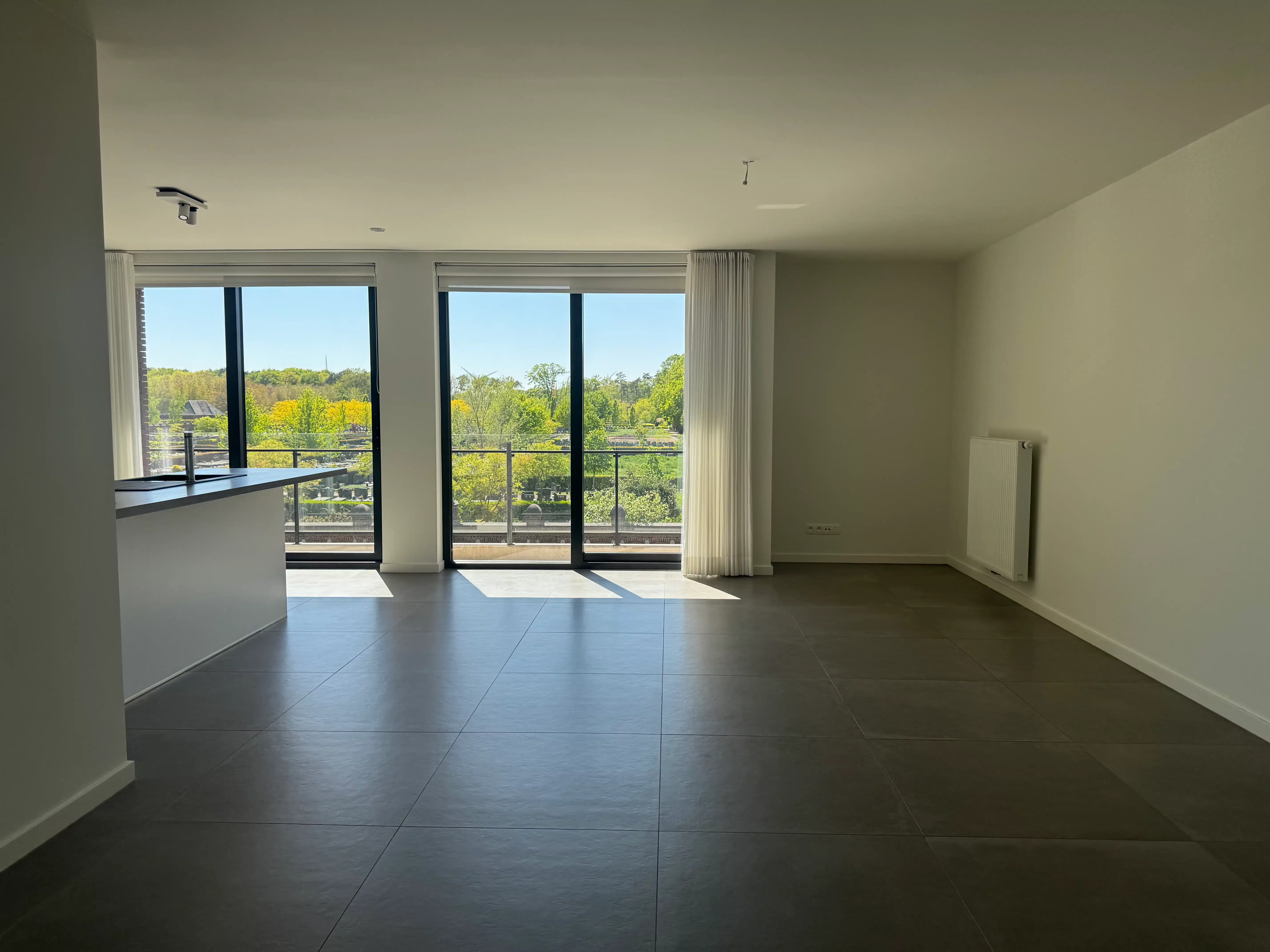 Ruim 2-slaapkamer appartement nabij centrum Genk foto 3