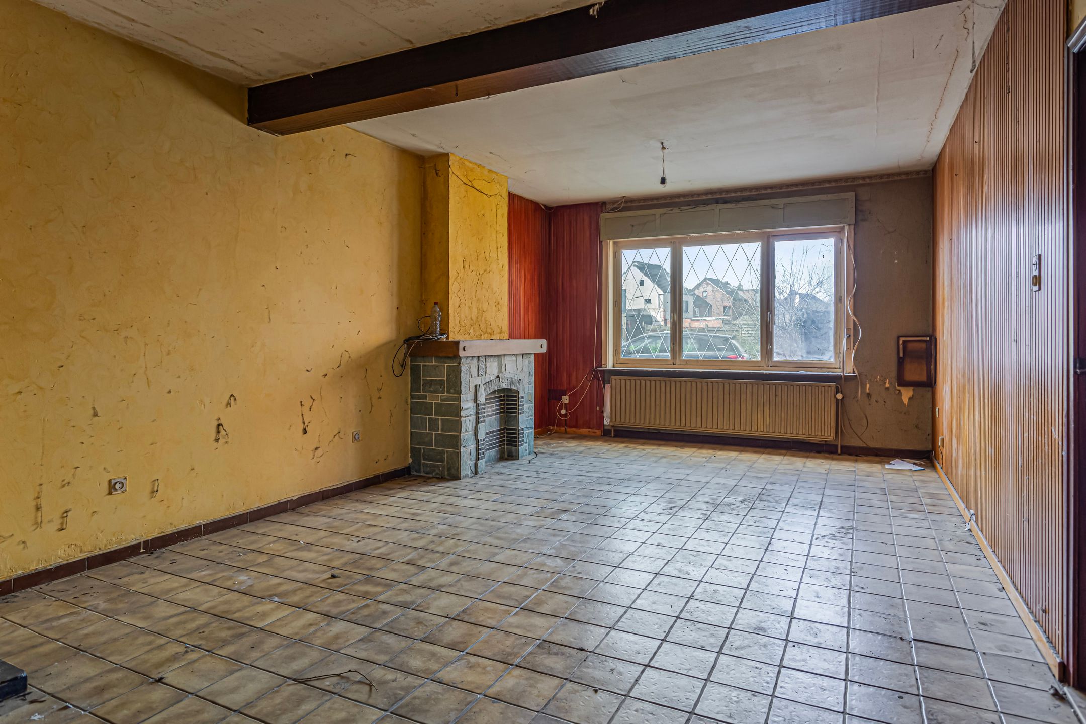 Ruime, te renoveren woning op toplocatie foto 4