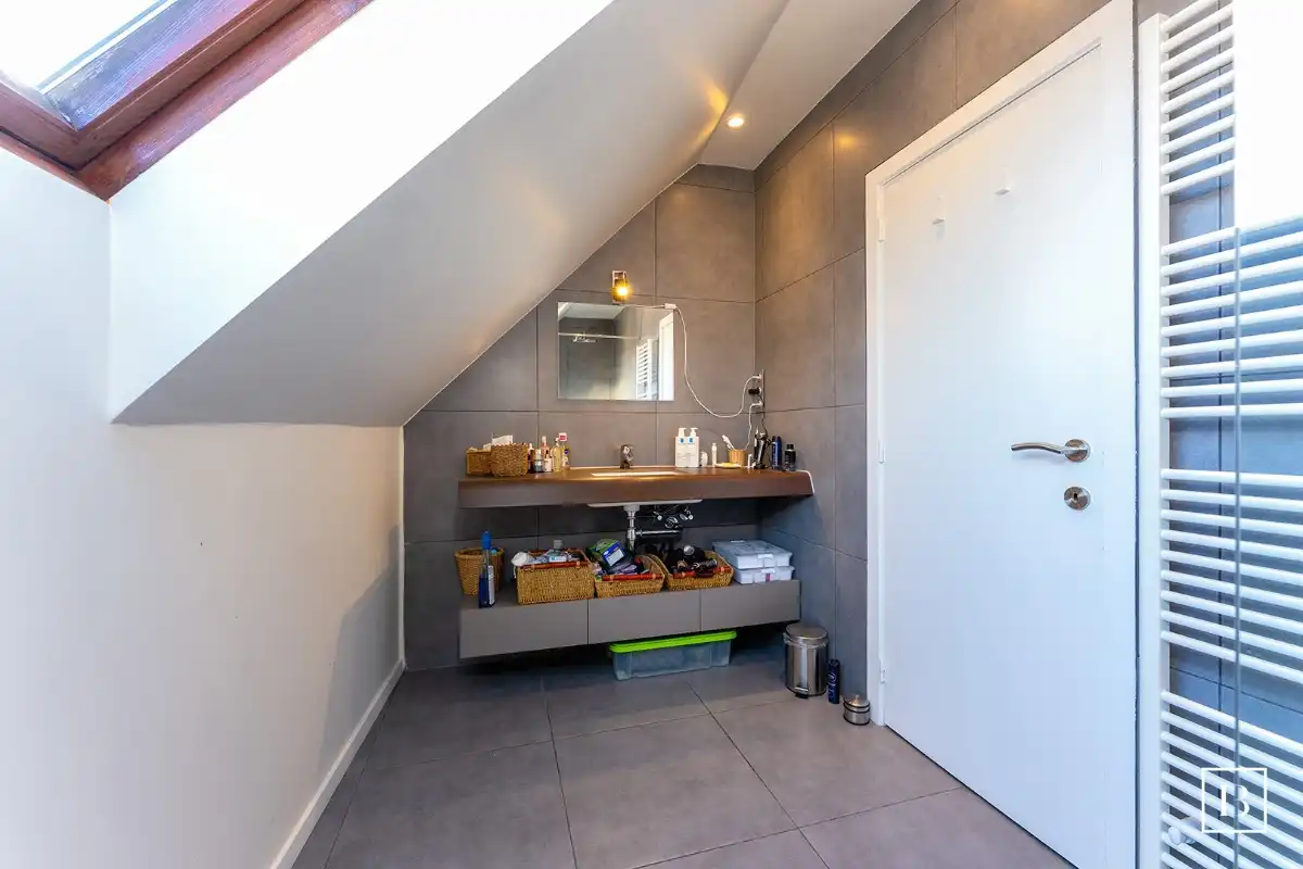 Multifunctioneel pand met loods (ca. 150m²) en woonst foto 15