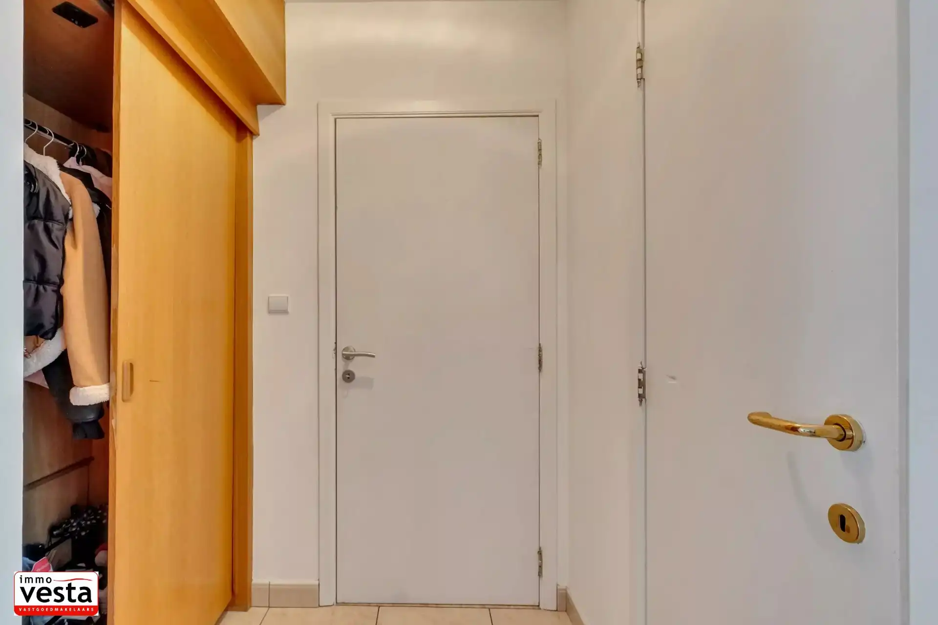 Investeringspand met winkel en appartement foto 13