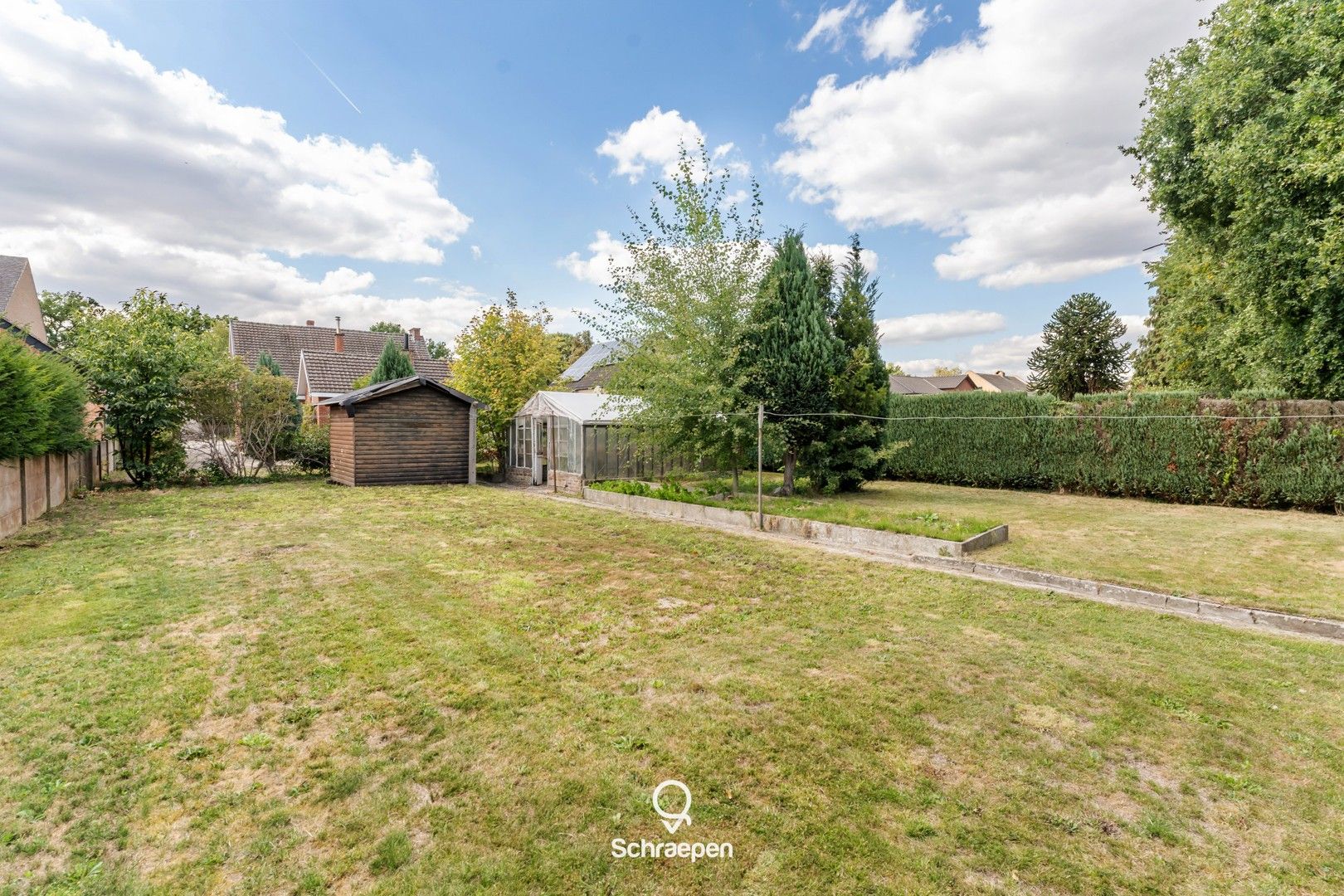 Uitstekend gelegen renovatiewoning met 3 slpks op perceel van circa 11 are te Zonhoven! foto 3