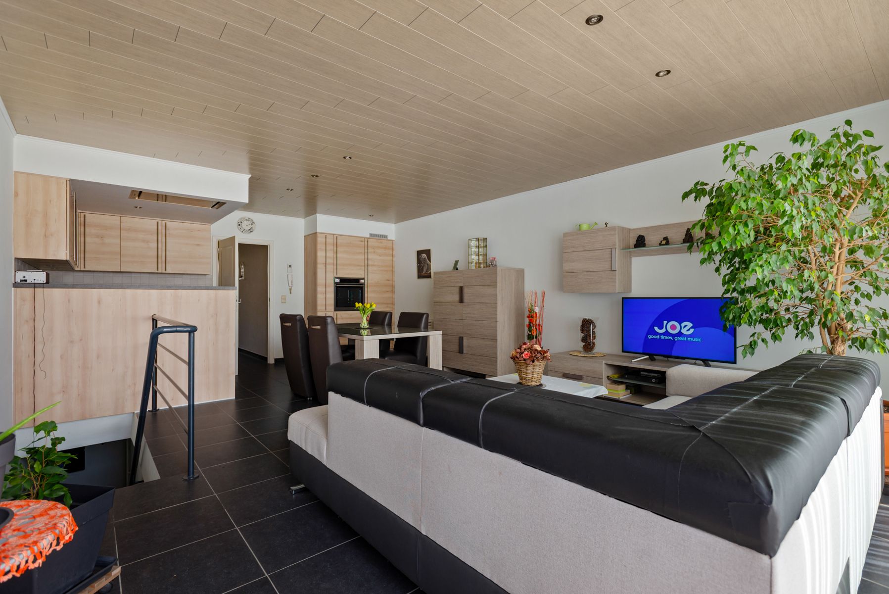 Gelijkvloers appartement met tuin en veelzijdige extra ruimte te Boom foto 18