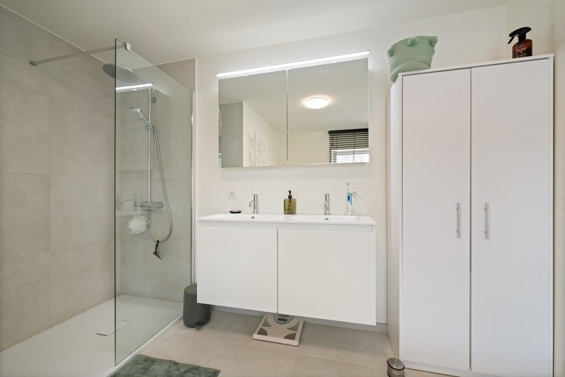 Half-open instapklare woning met 3 slaapkamers foto 13
