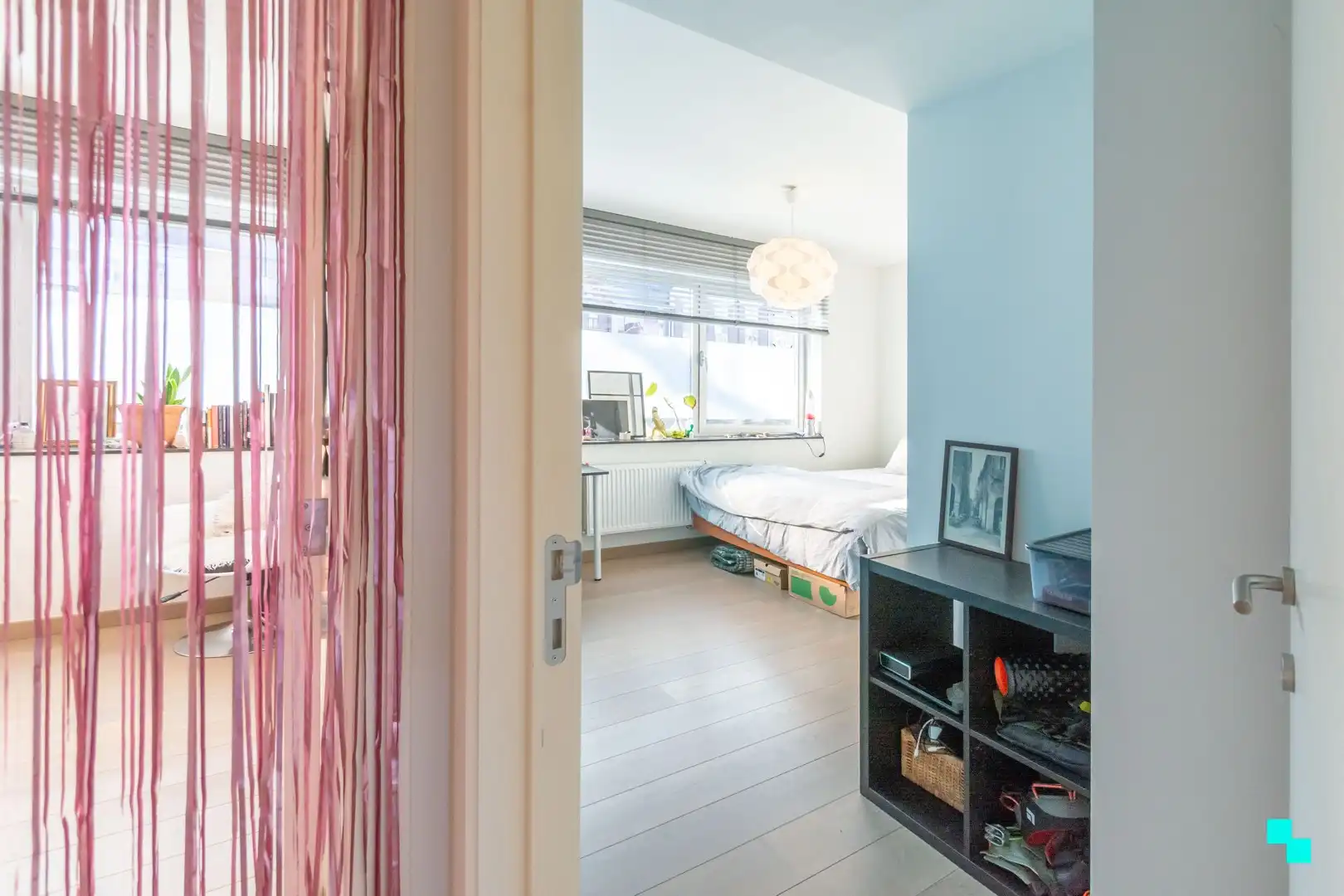 Lichtrijk twee slaapkamerappartement met tuin te Gent foto 9