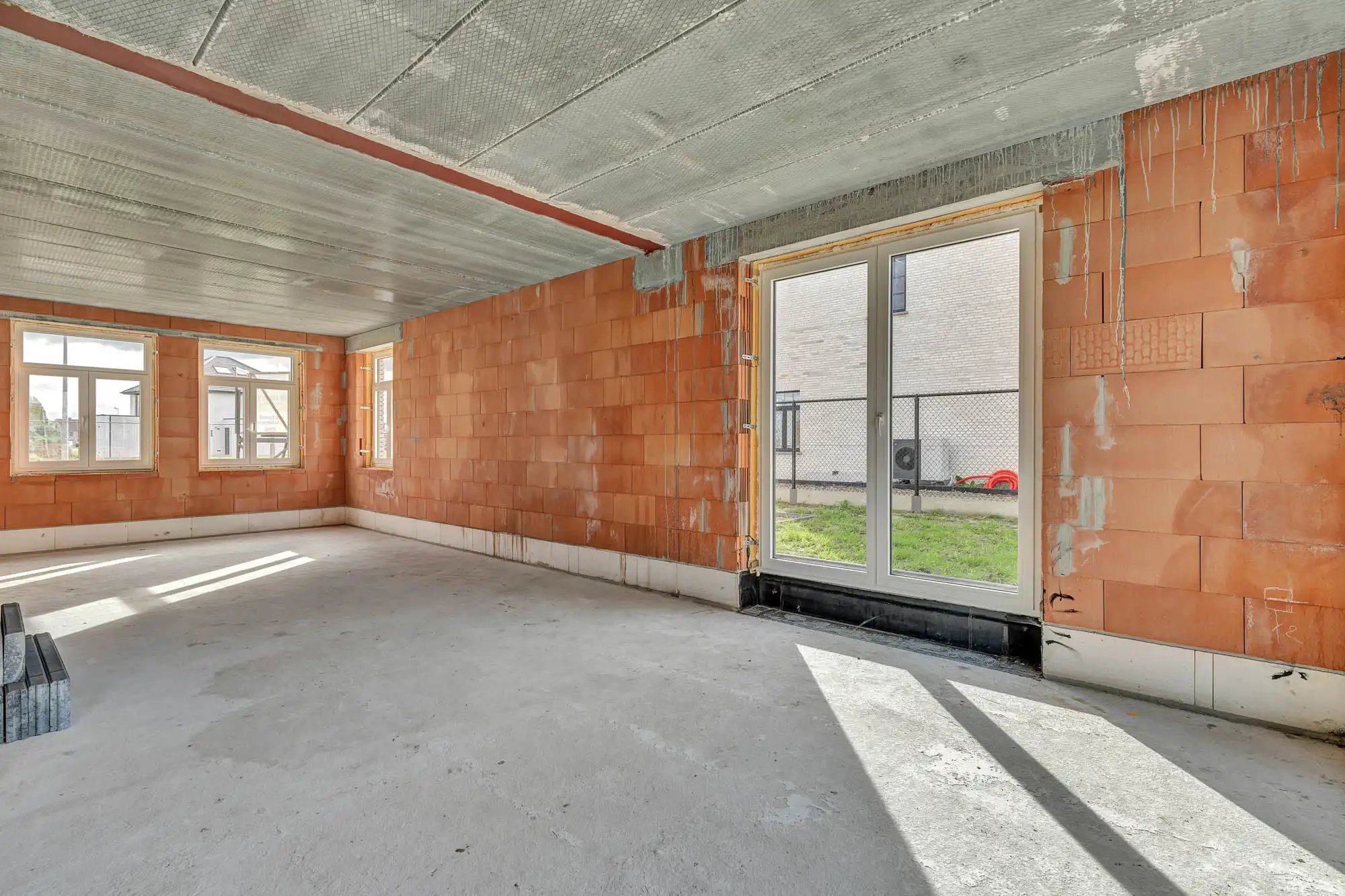 Ruime halfopen nieuwbouw, water- en winddicht foto 2