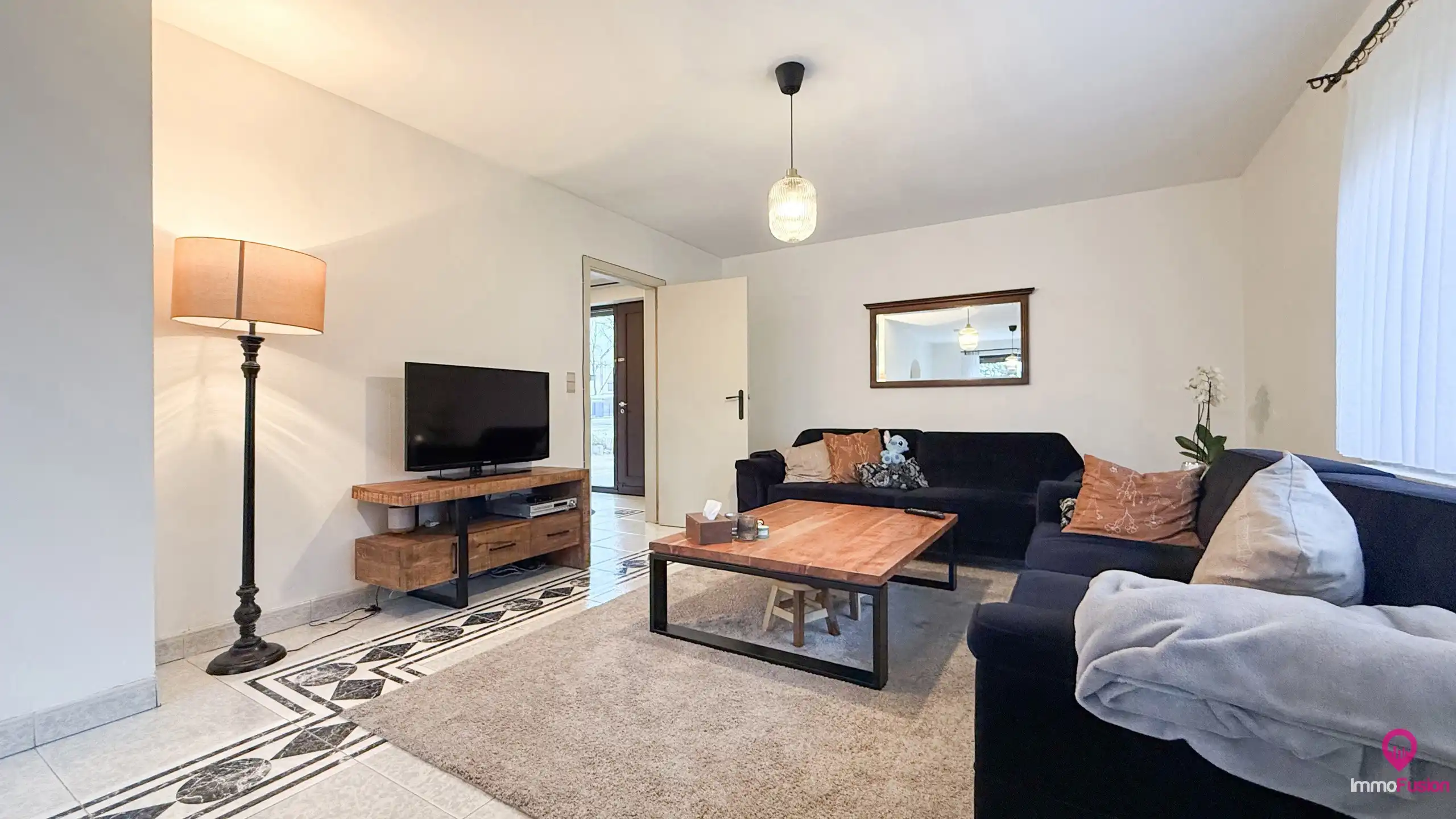 Ruime gezinswoning met 3 slaapkamers in rustige straat! foto 4