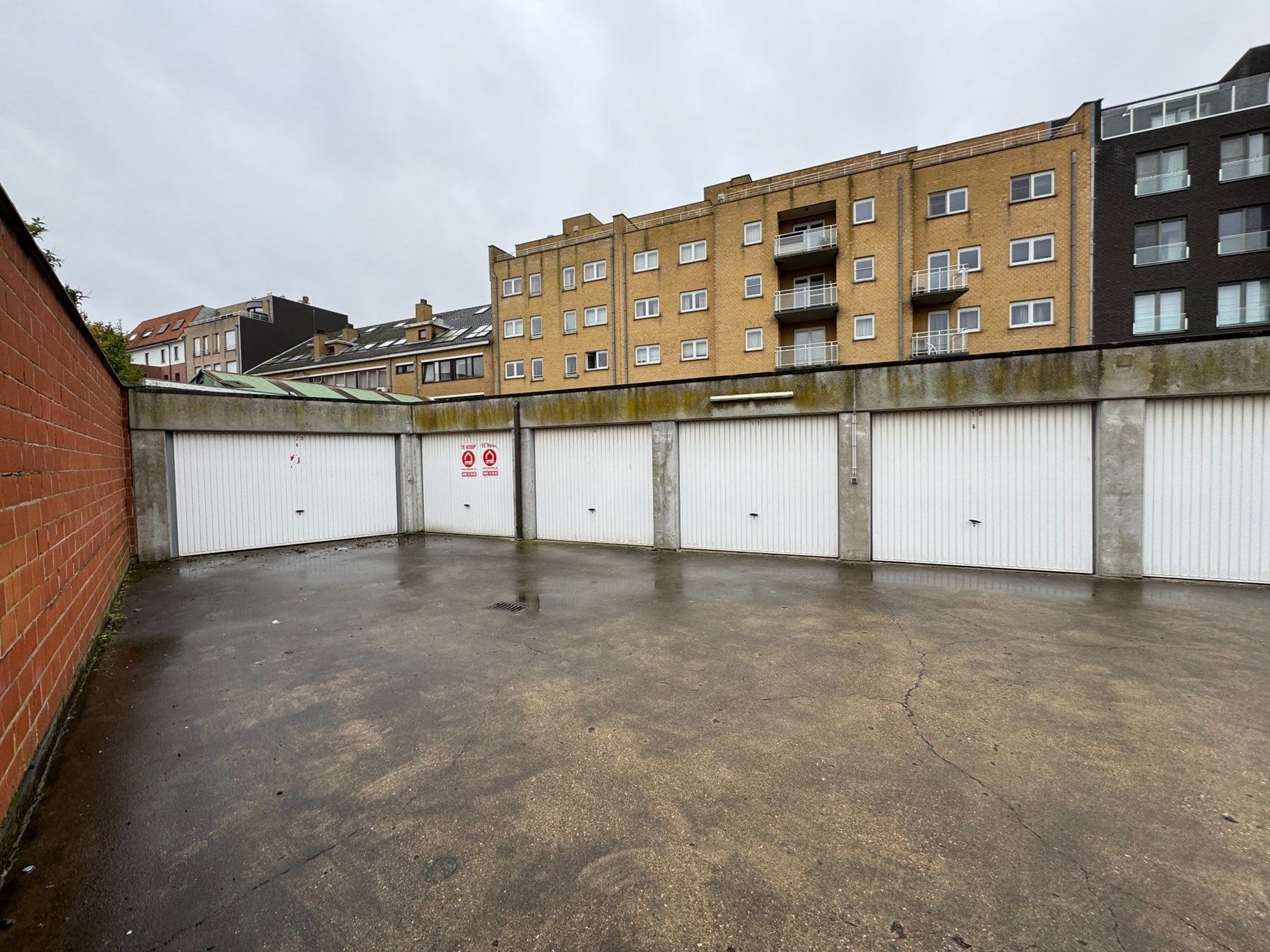 Gesloten garagebox op de Tijdokstraat te Zeebrugge foto 5