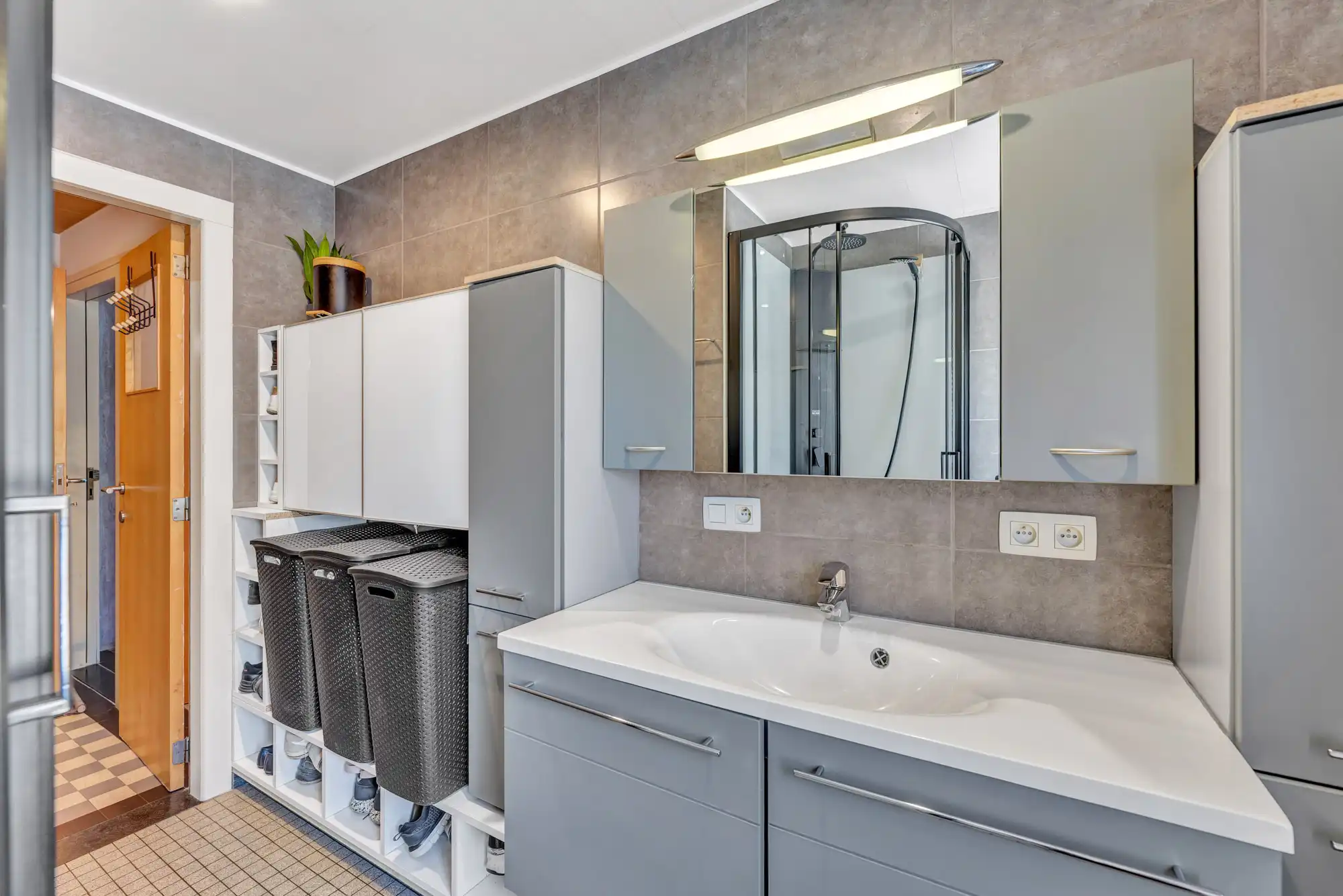 Ruime woning met garage, atelier nabij centrum foto 6