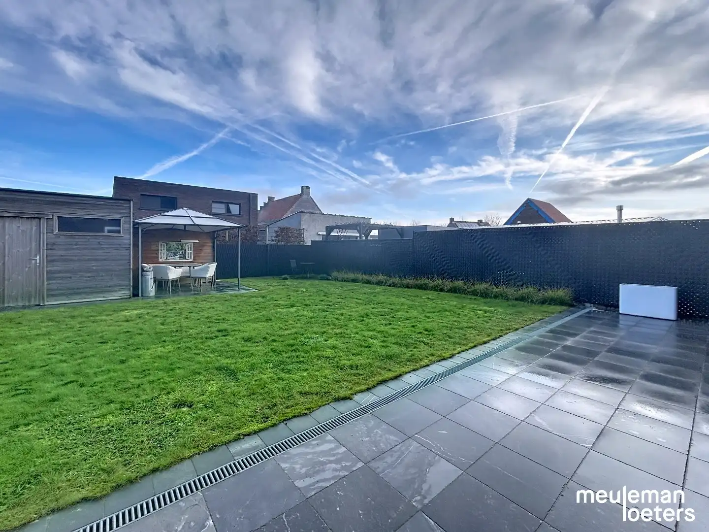 Ruime recente woning met tuin en garage foto 14