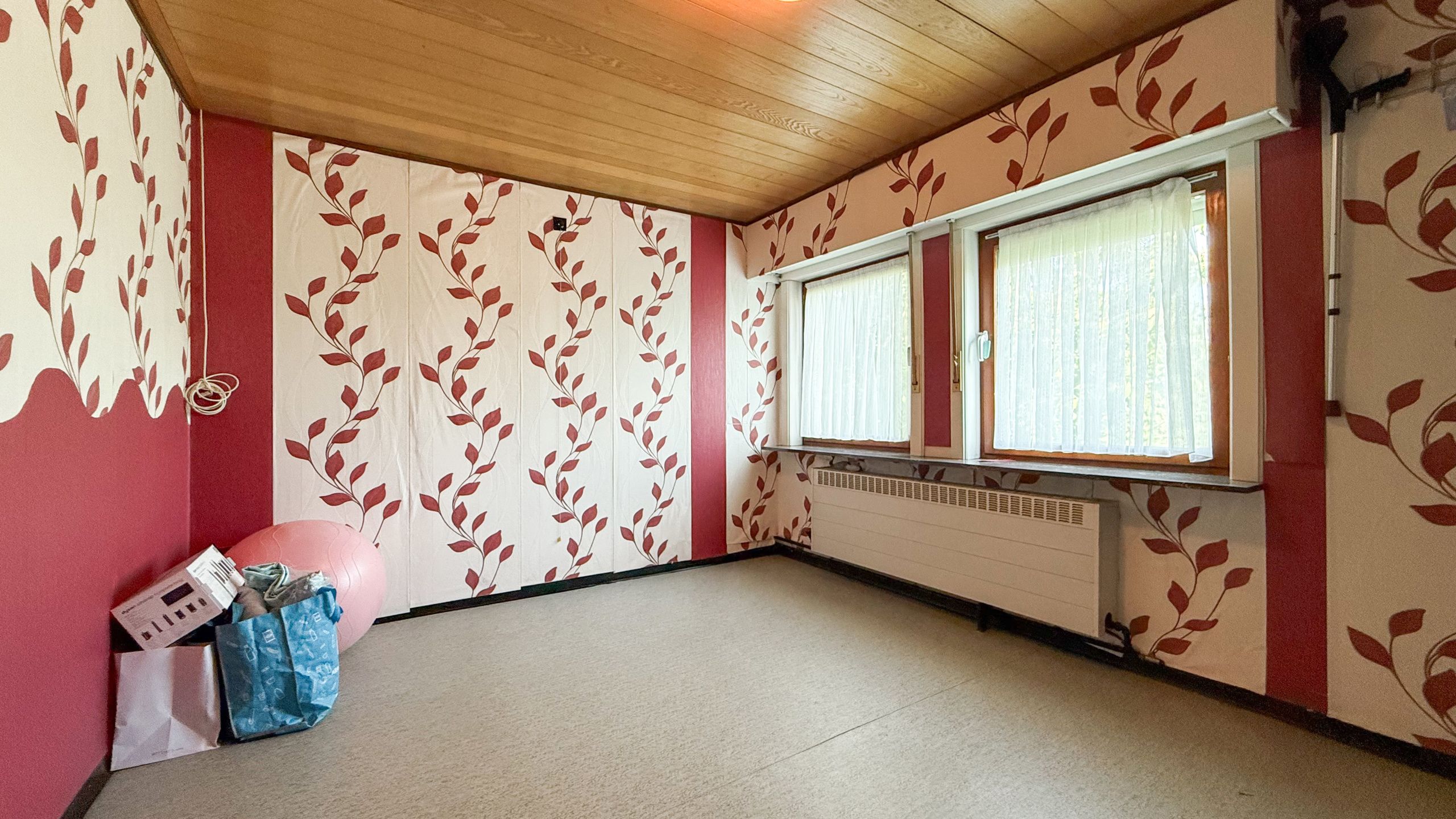 Vrijstaande woning met hangar en groot stuk grond-13.000m²! foto 23