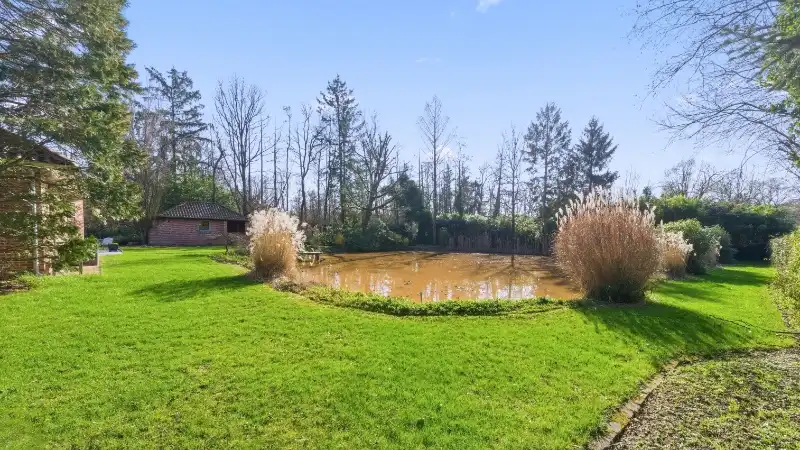 Exclusief gelegen villa van 345m² op 30 are met grote vijver foto 21