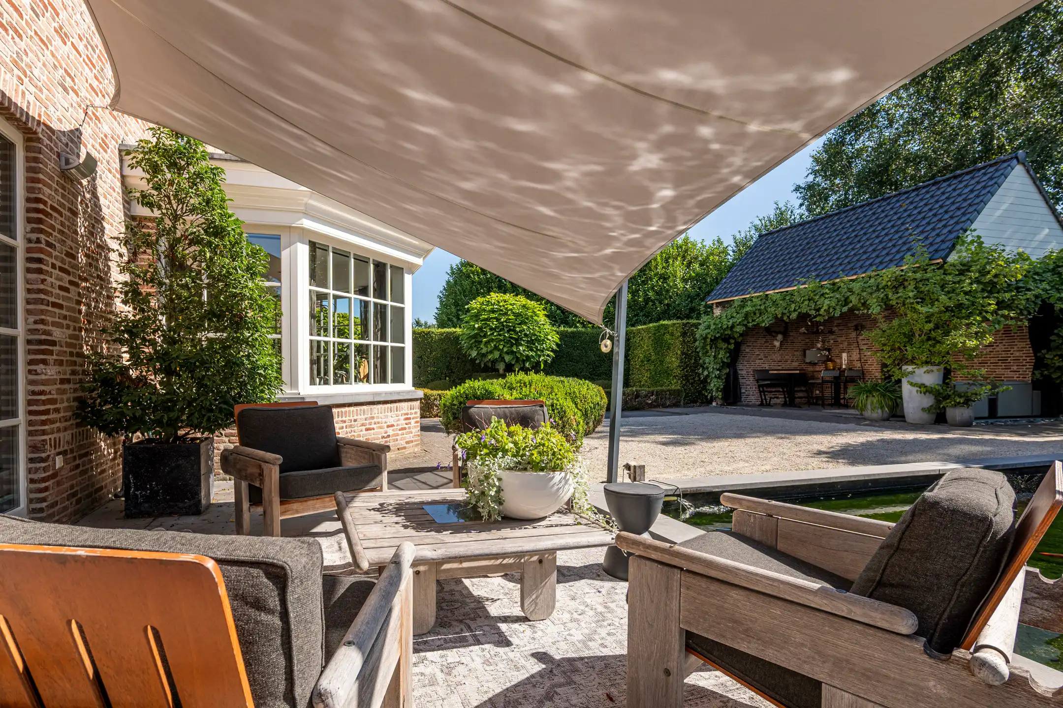 Luxe  villa met een oppervlakte van 475m²  op 1.383m² grond. foto 34
