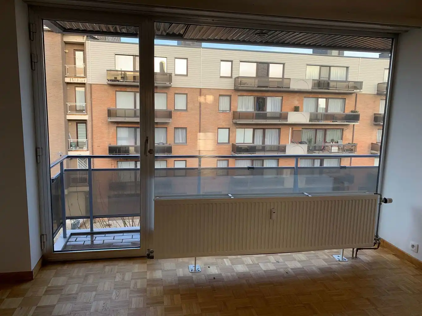 Instapklaar 2-slaapkamer appartement met 2 terrassen foto 3
