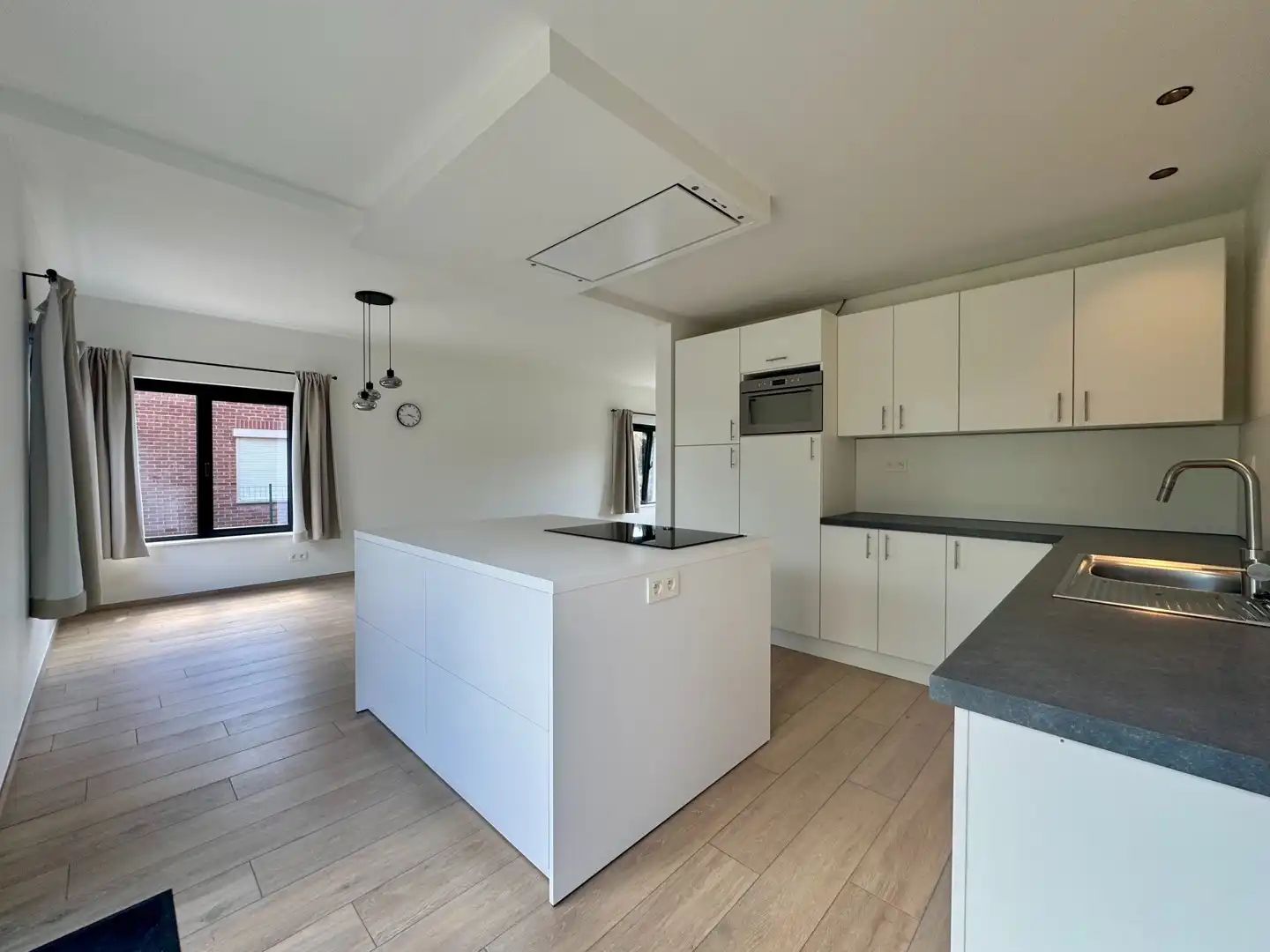 Gerenoveerde vrijstaande woning met 3 slaapkamers te huur foto 8