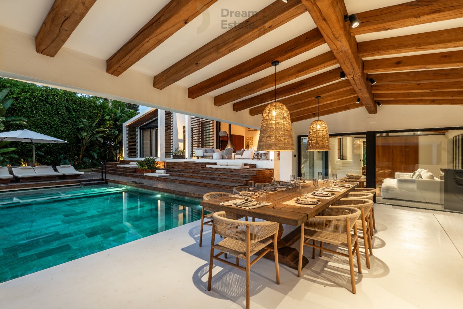 Unieke eerstelijns golfvilla in een exclusieve 'gated community' te Nueva Andalucia foto 36