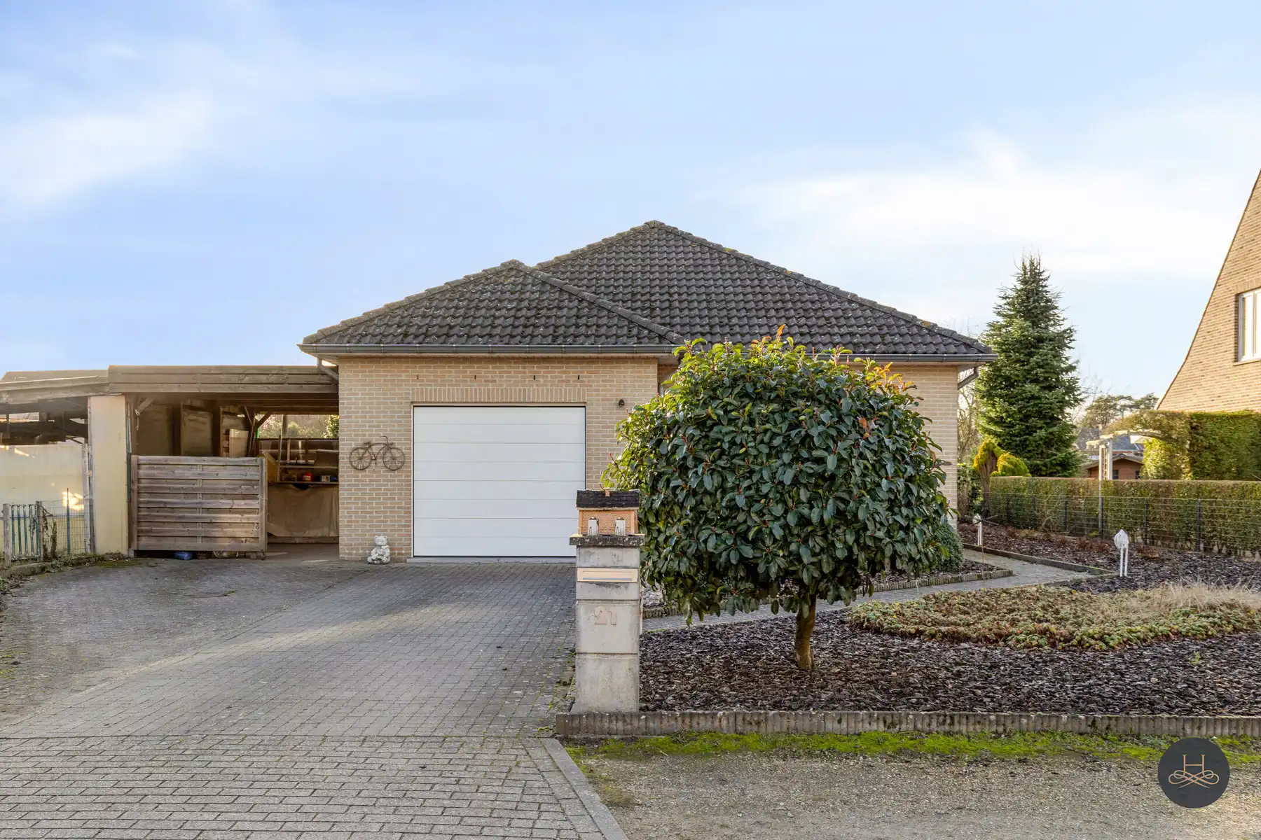 Ruime, open woning op prachtig perceel in rustige straat foto 3