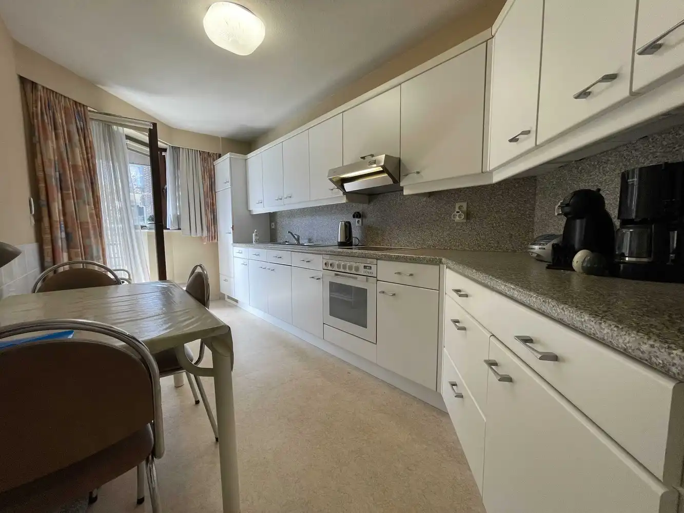 Ruim appartement met 2 slaapkamers in het hart van Genk foto 3