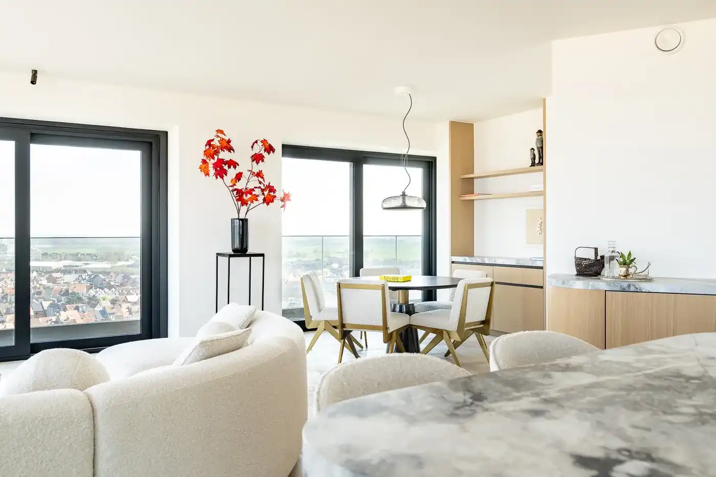 Fenomenaal afgewerkt hoek-appartement op de 15de verdieping van de Heldentoren met zicht op Zee, Knokke en omstreken. foto 11