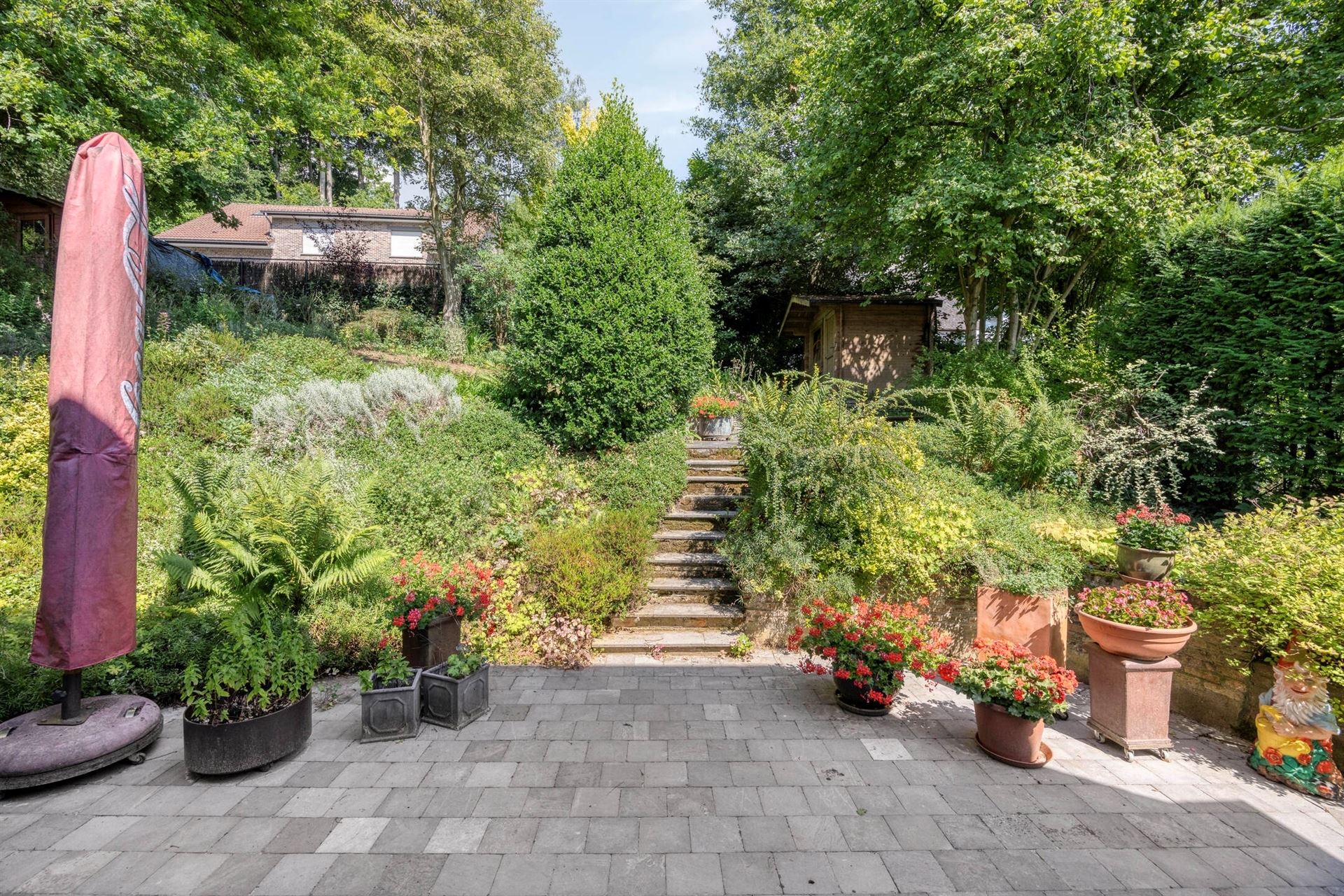 Prachtige charmante villa in rustige wijk foto 23