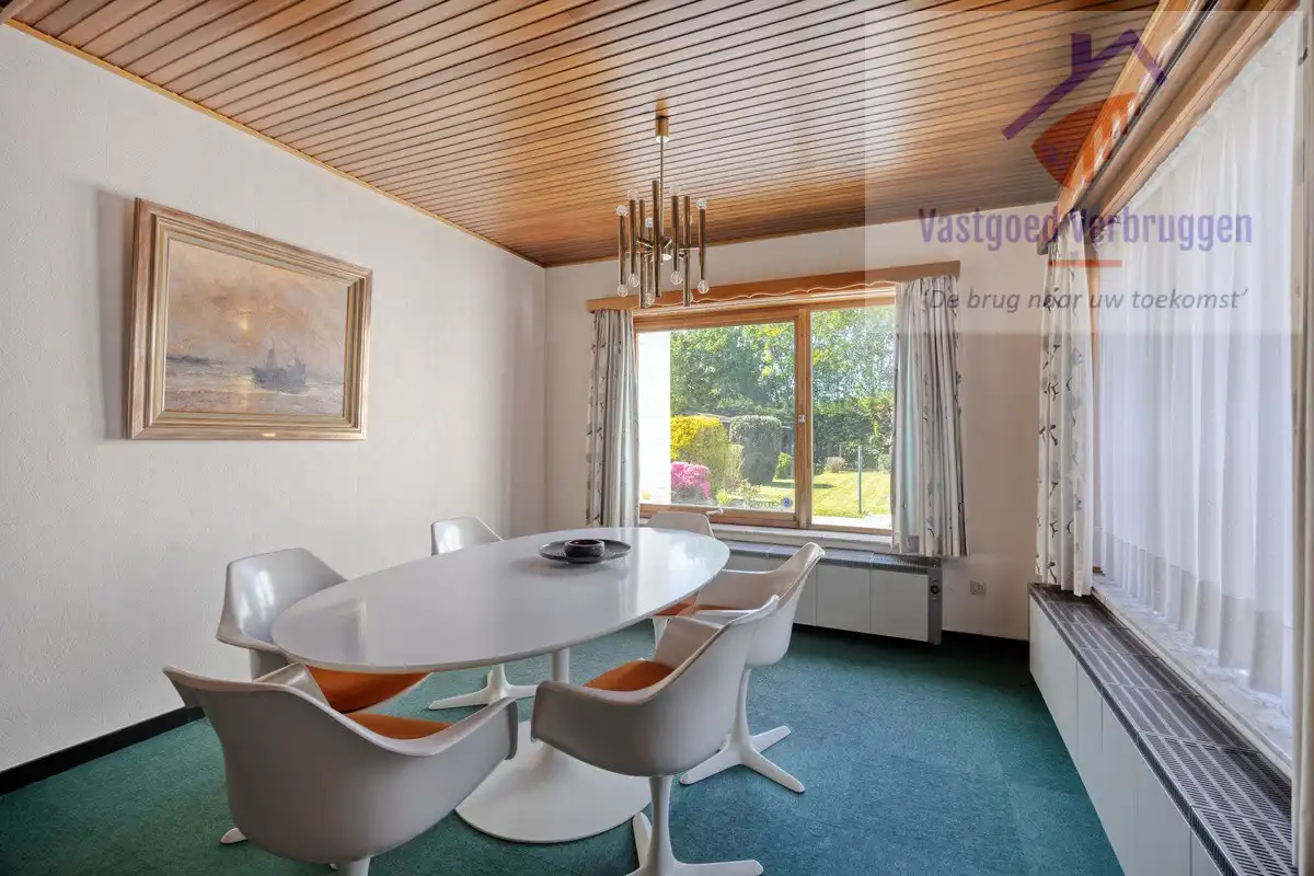 Goed gelegen ruime halfopen bebouwing met prachtige zongerichte tuin foto 9