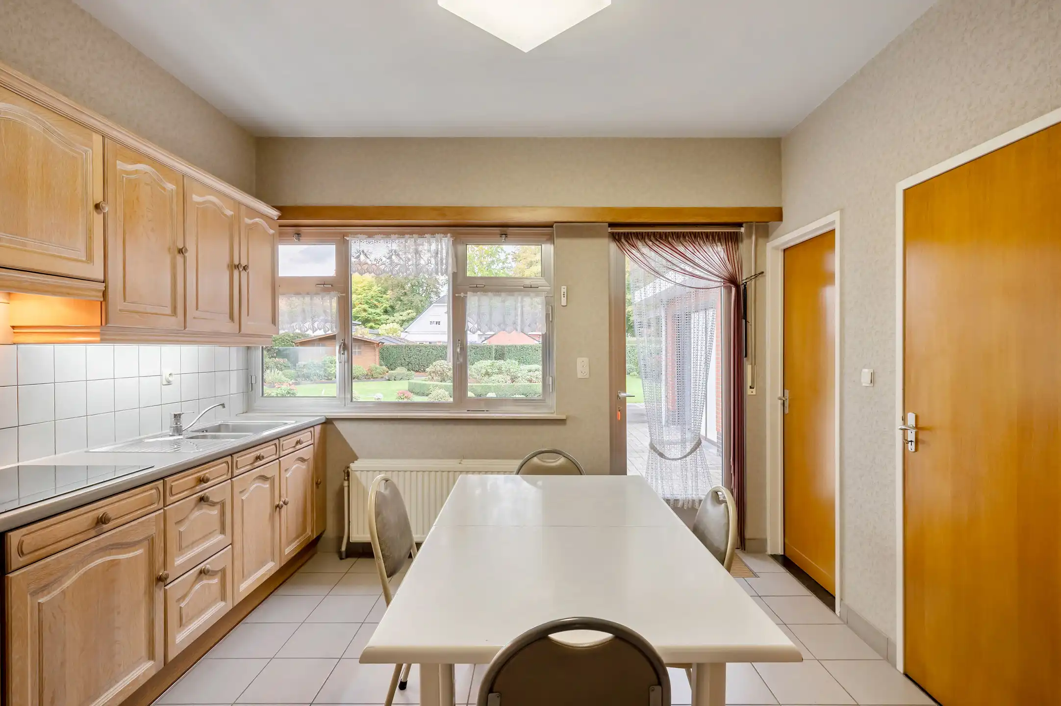 Goed onderhouden gelijkvloerse woning met 4 slaapkamers foto 12