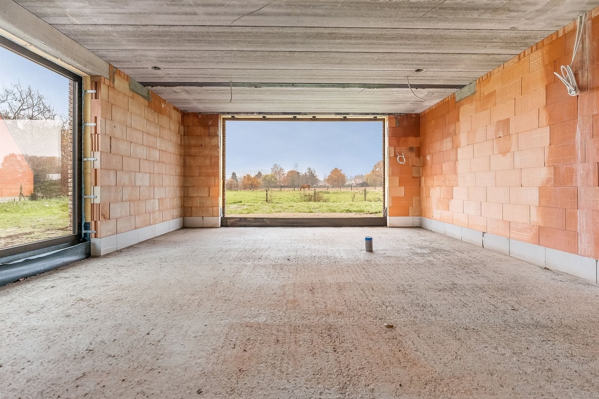 KNAPPE NIEUWBOUWWONING OP ZEER GOEDE LOCATIE TE HASSELT MET ZICHT OP DE ACHTERLIGGENDE WEIDES foto 7