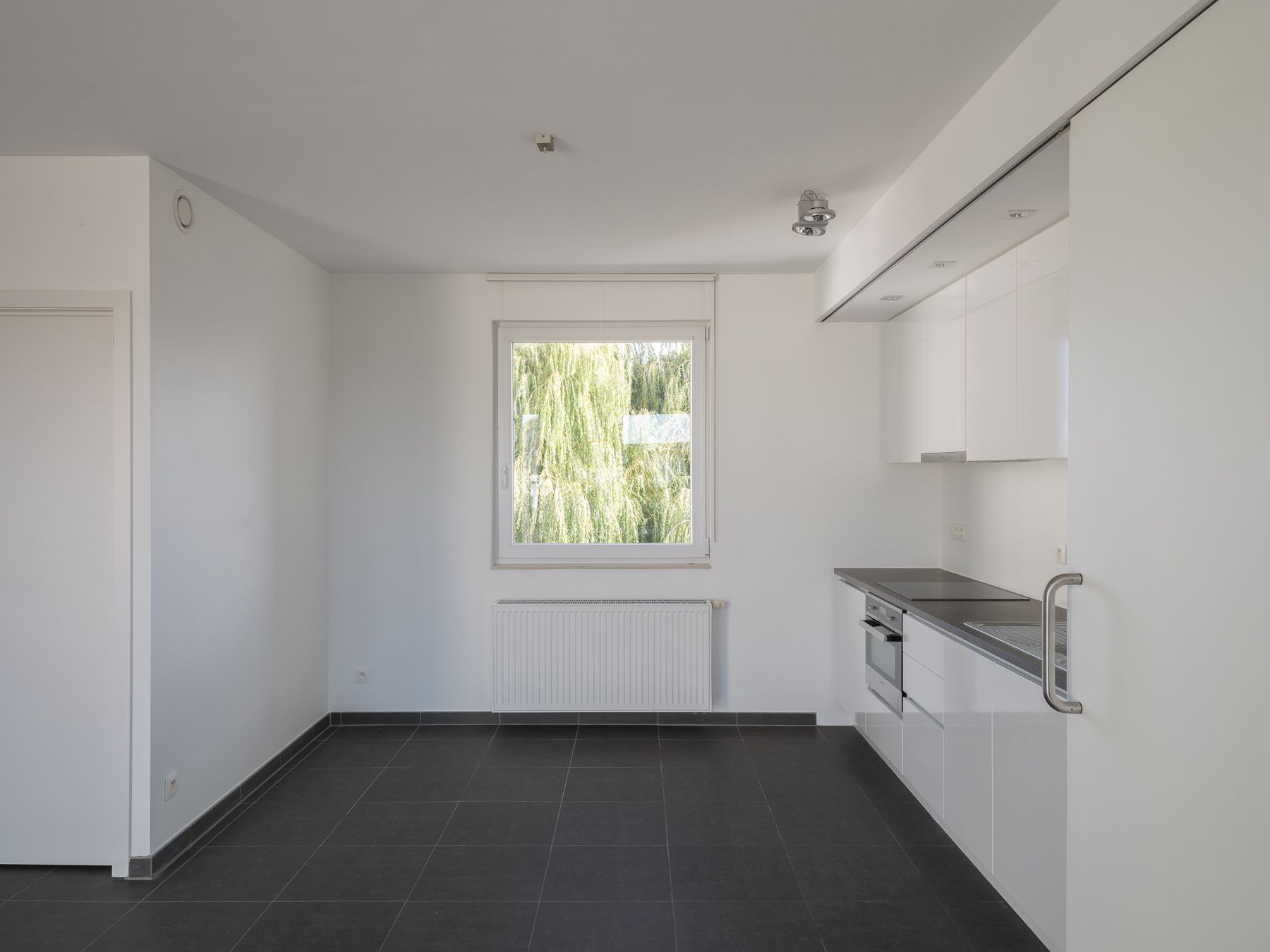 Instapklaar éénslaapkamerappartement met terras en autostaanplaats foto 6