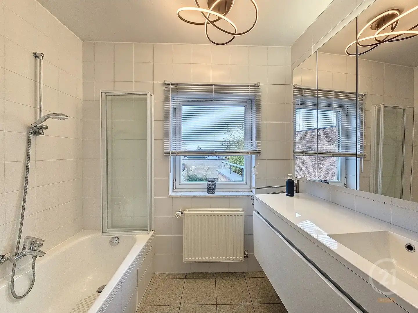 Ruim 2-slaapkamerappartement met terras – ook ideaal als investering foto 5