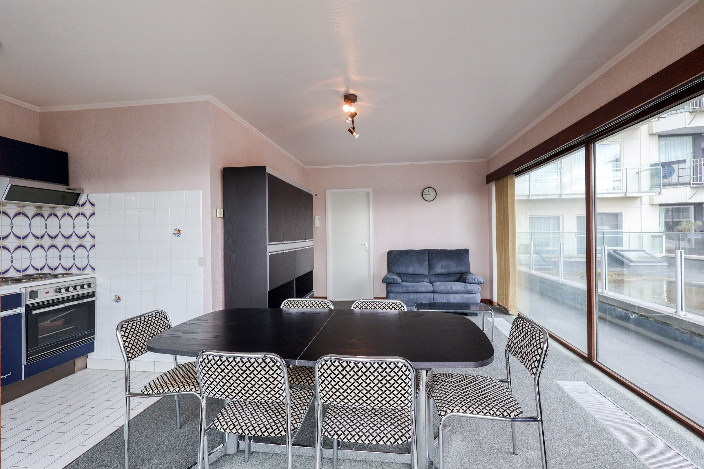 Hoofdfoto van de publicatie: Zonnig appartement met 1 slaapkamer op de Zeedijk van Oostduinkerke