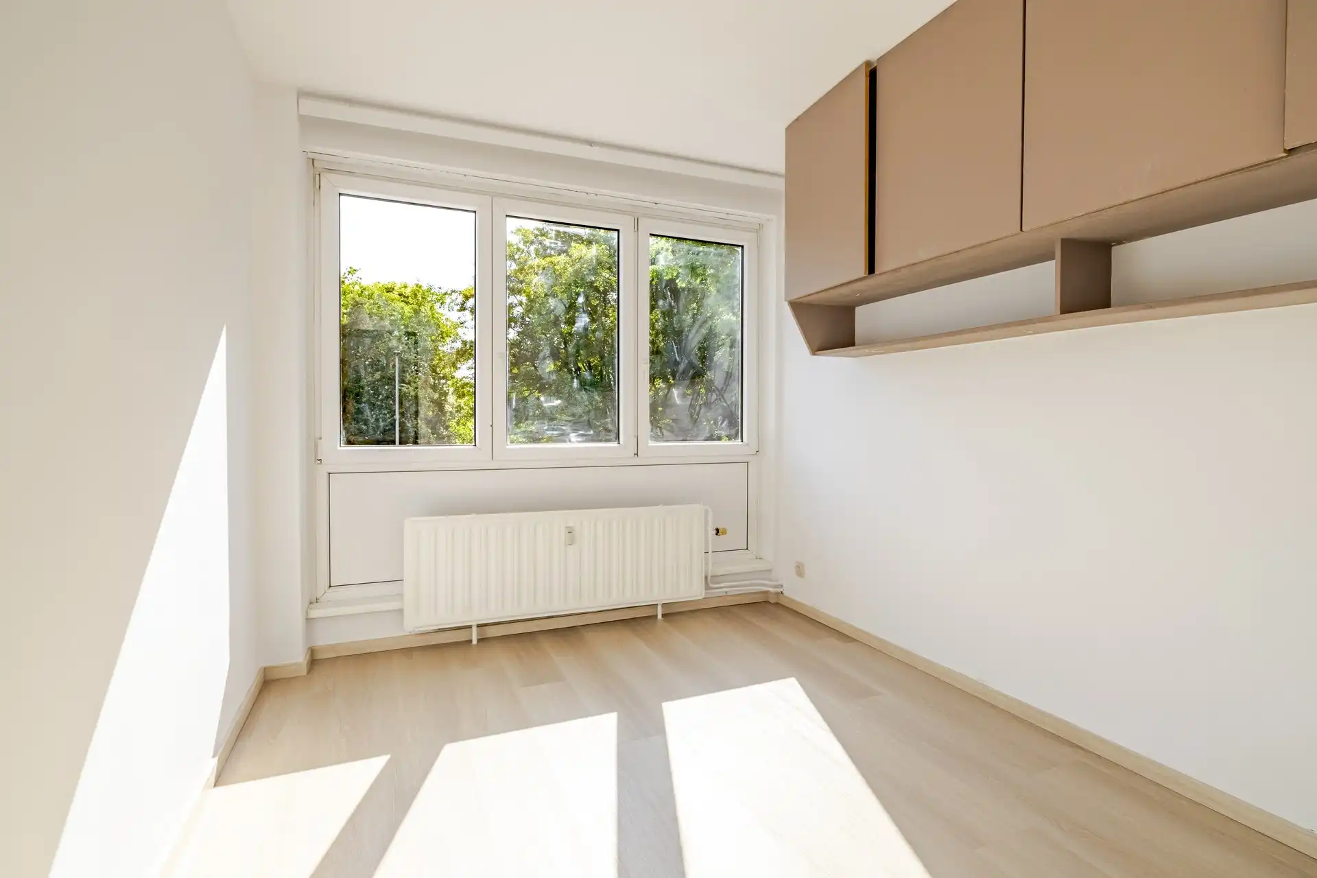 Lichtrijk één slaapkamer appartement foto 7