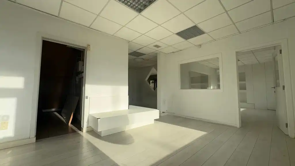 Commercieel gelegen handelspand te koop in Deinze (Astene) foto 4