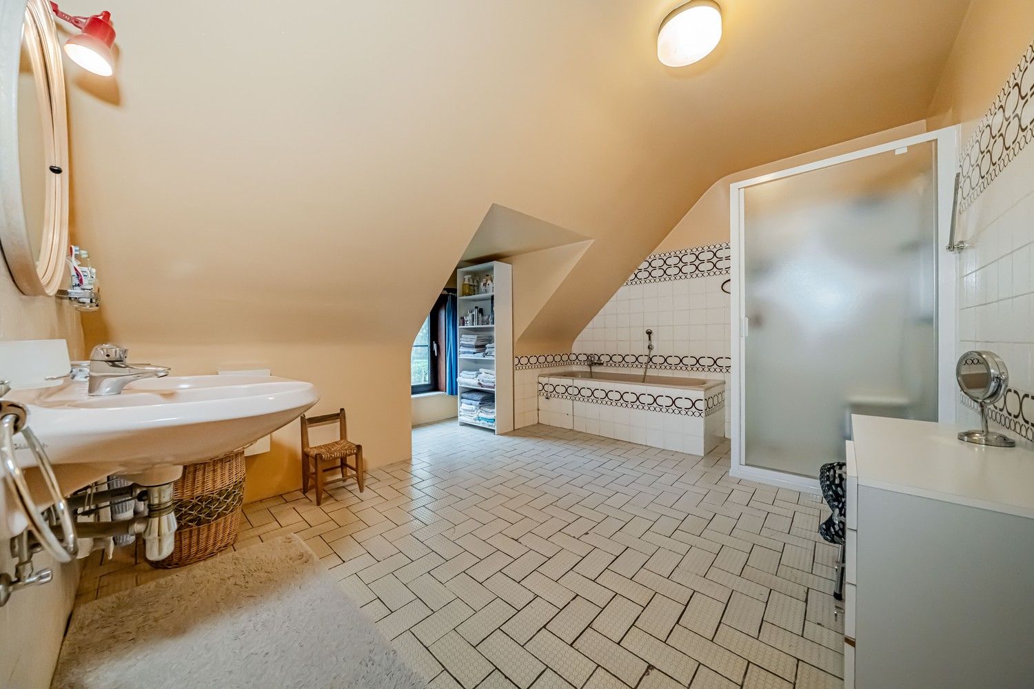 Ruime woning op groot perceel in residentiële buurt te Bret (Genk)! foto 21