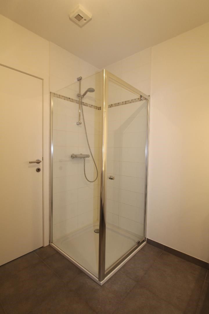 MODERN APPARTEMENT MET 2 TERRASSEN EN GARAGE foto 11