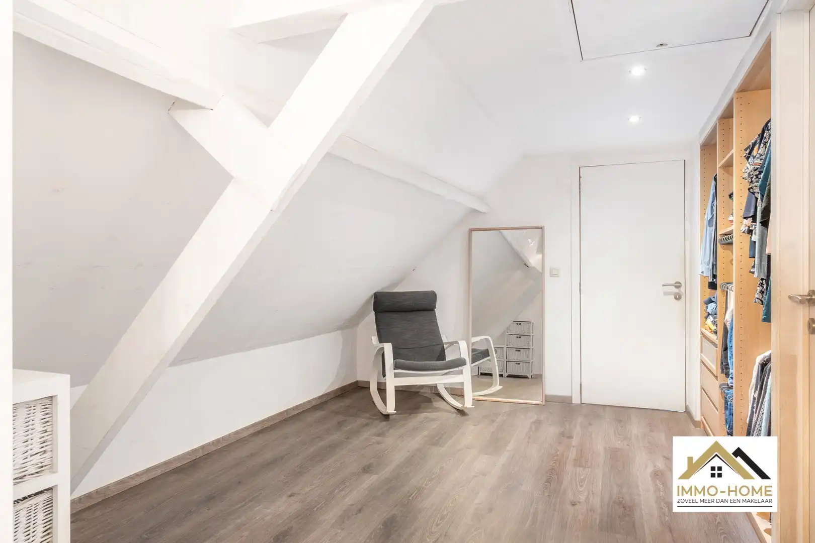 Prachtige gerenoveerde HOB met landelijk uitzicht!  foto 25