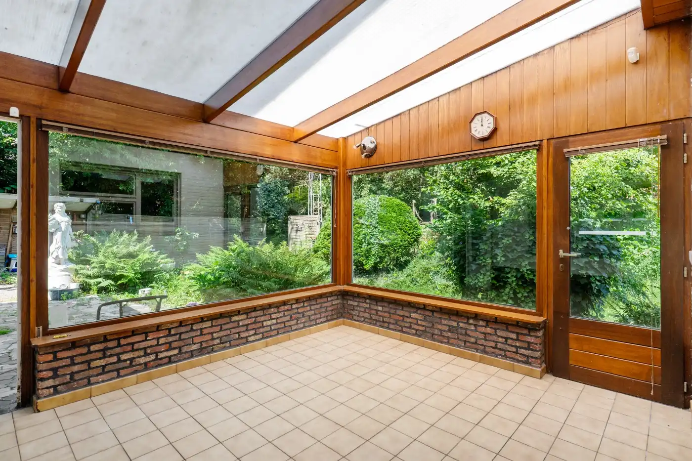 Vrijstaande, te renoveren woning met 3 slpk., garage en tuin foto 13