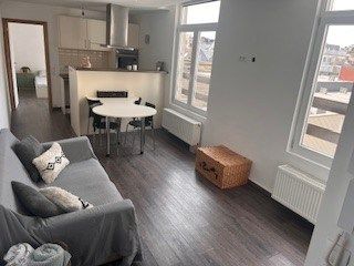  Ruime flat met terras in kleinschalige residentie in hartje Oostende. foto 2