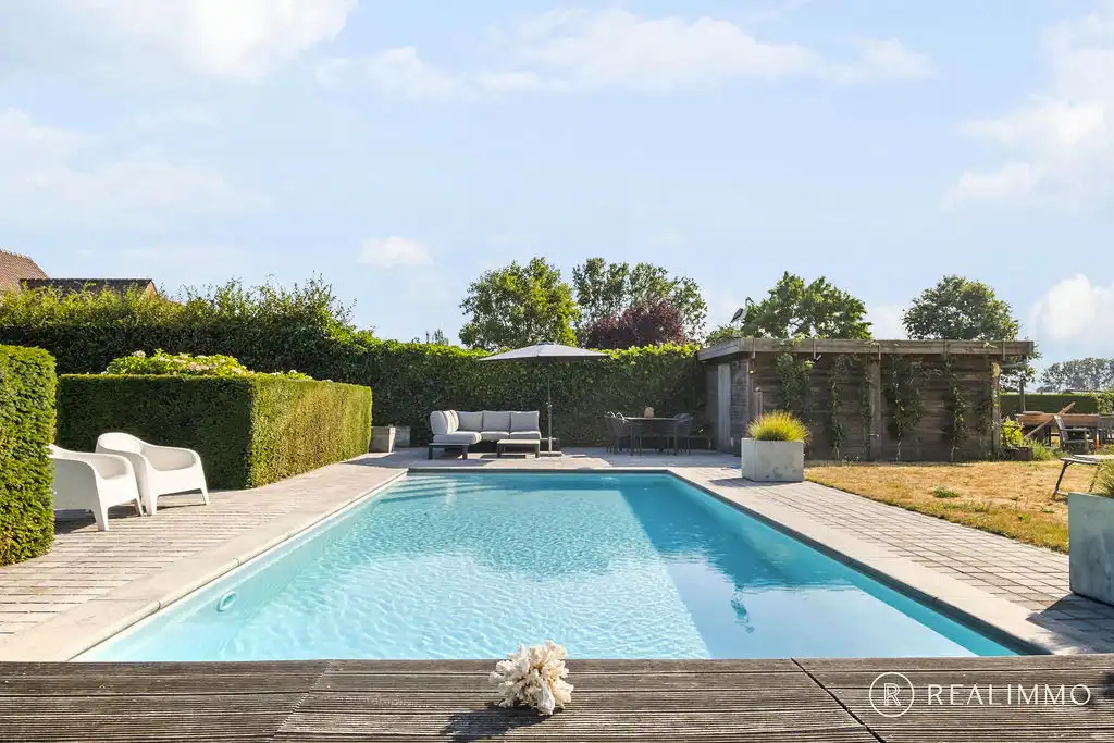 Tijdloze duurzame villa op 1.892m² met zwembad! foto 2