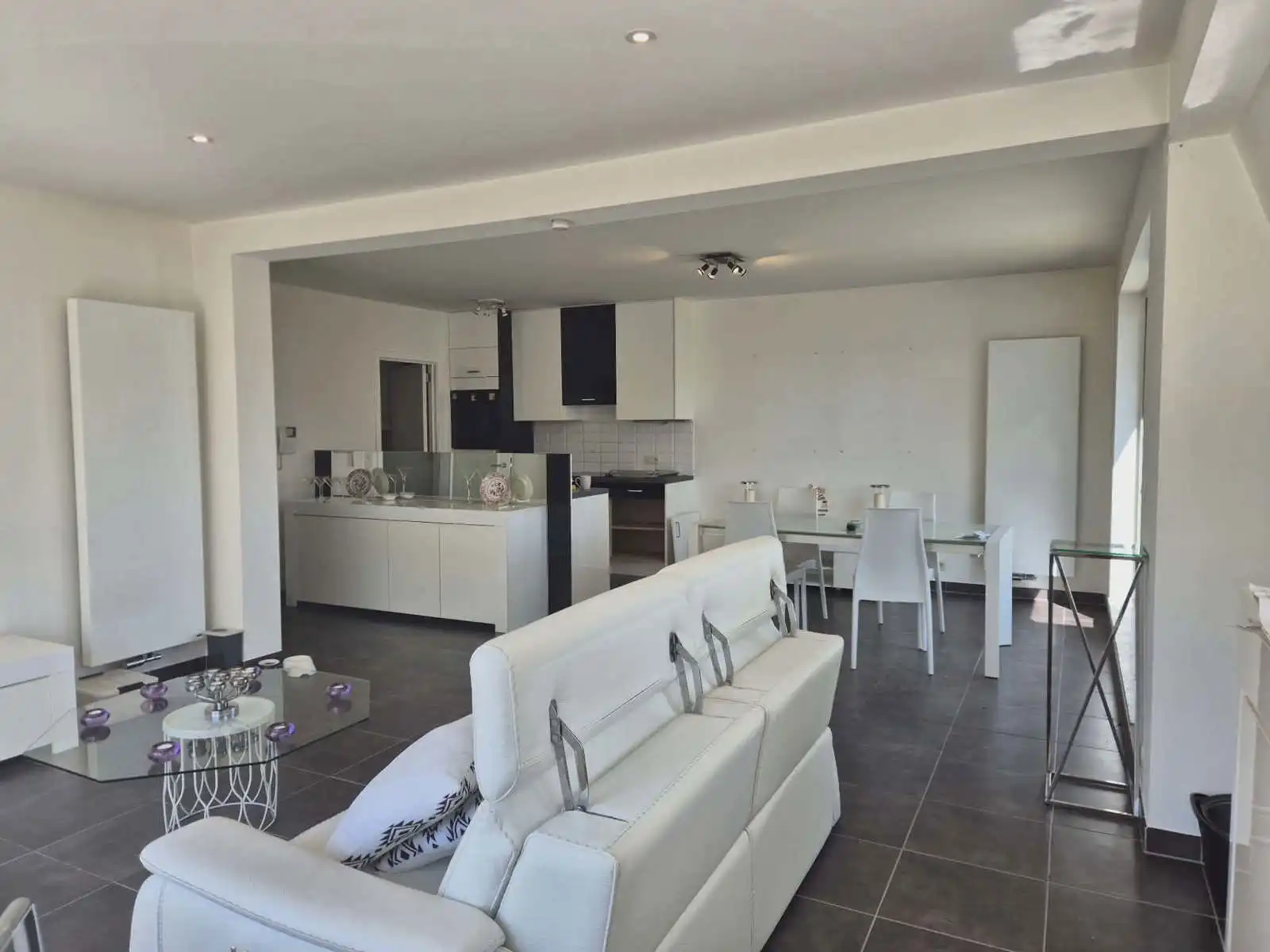 Prachtig dakappartement met 2 slaapkamers en garage foto 6