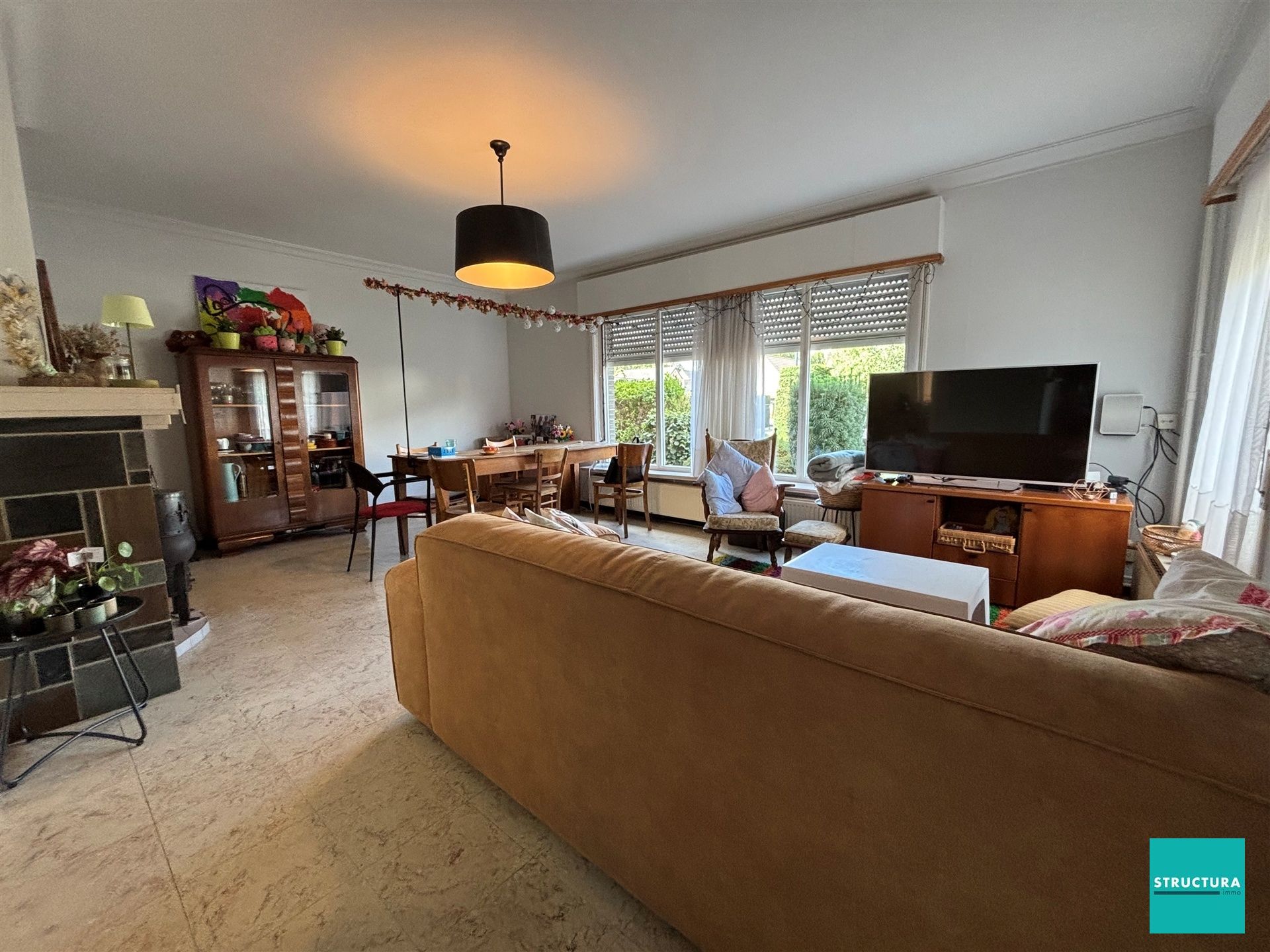 Bezoeken VOLZET!!! Woning met garage en tuin foto 4
