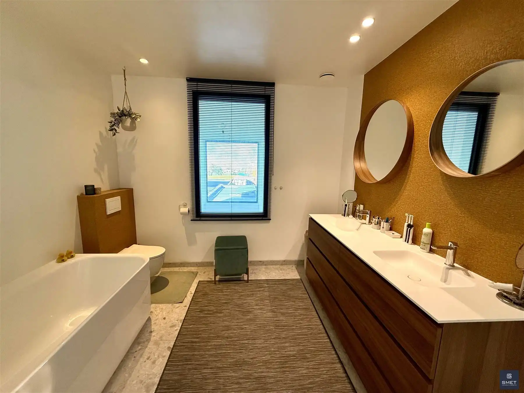 RUIME INSTAPKLARE WONING MET 3 SLPKS EN BUREEL OP PRACHTIG PERCEEL foto 7