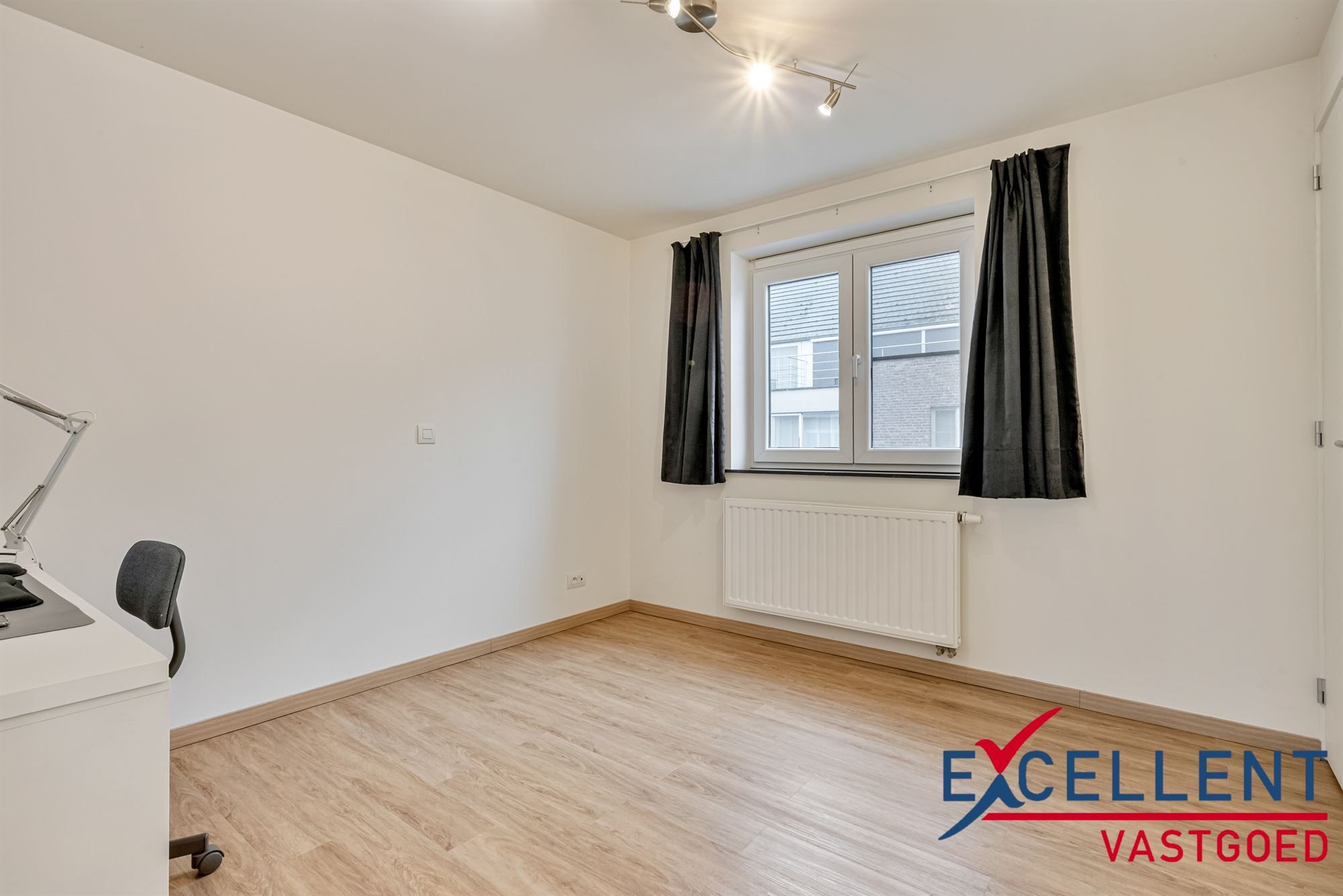 Instapklare en ruime woning met 5 slaapkamers in Zulte te koop foto 8