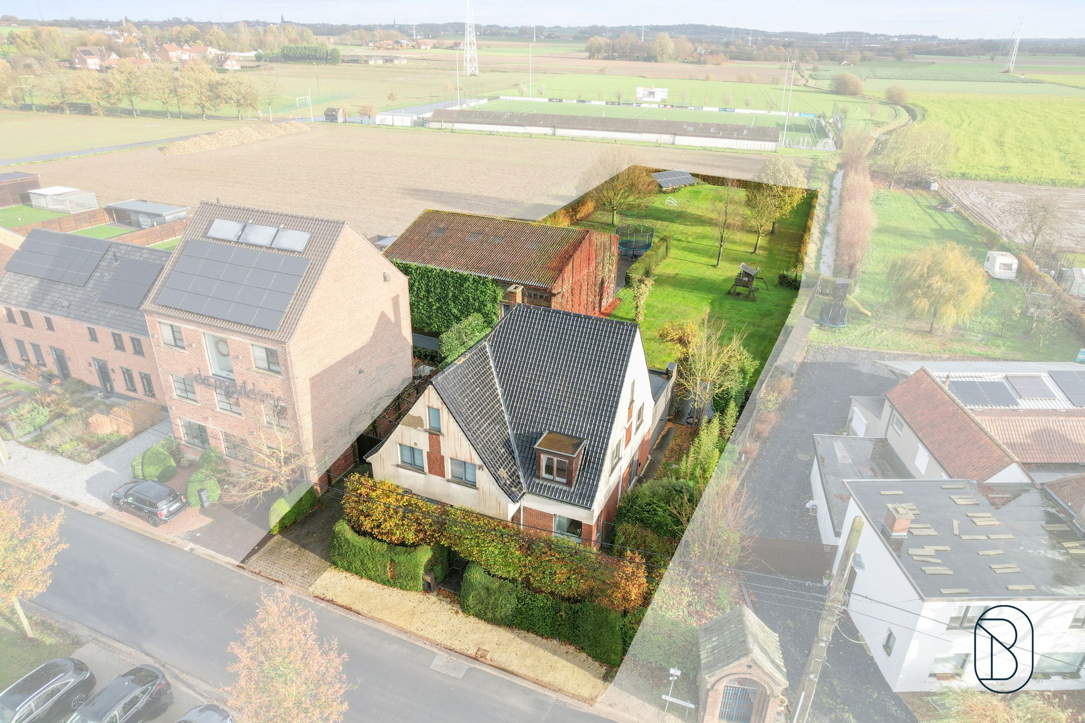 Stijlvolle gerenoveerde woning met loods in Zwevegem foto 32