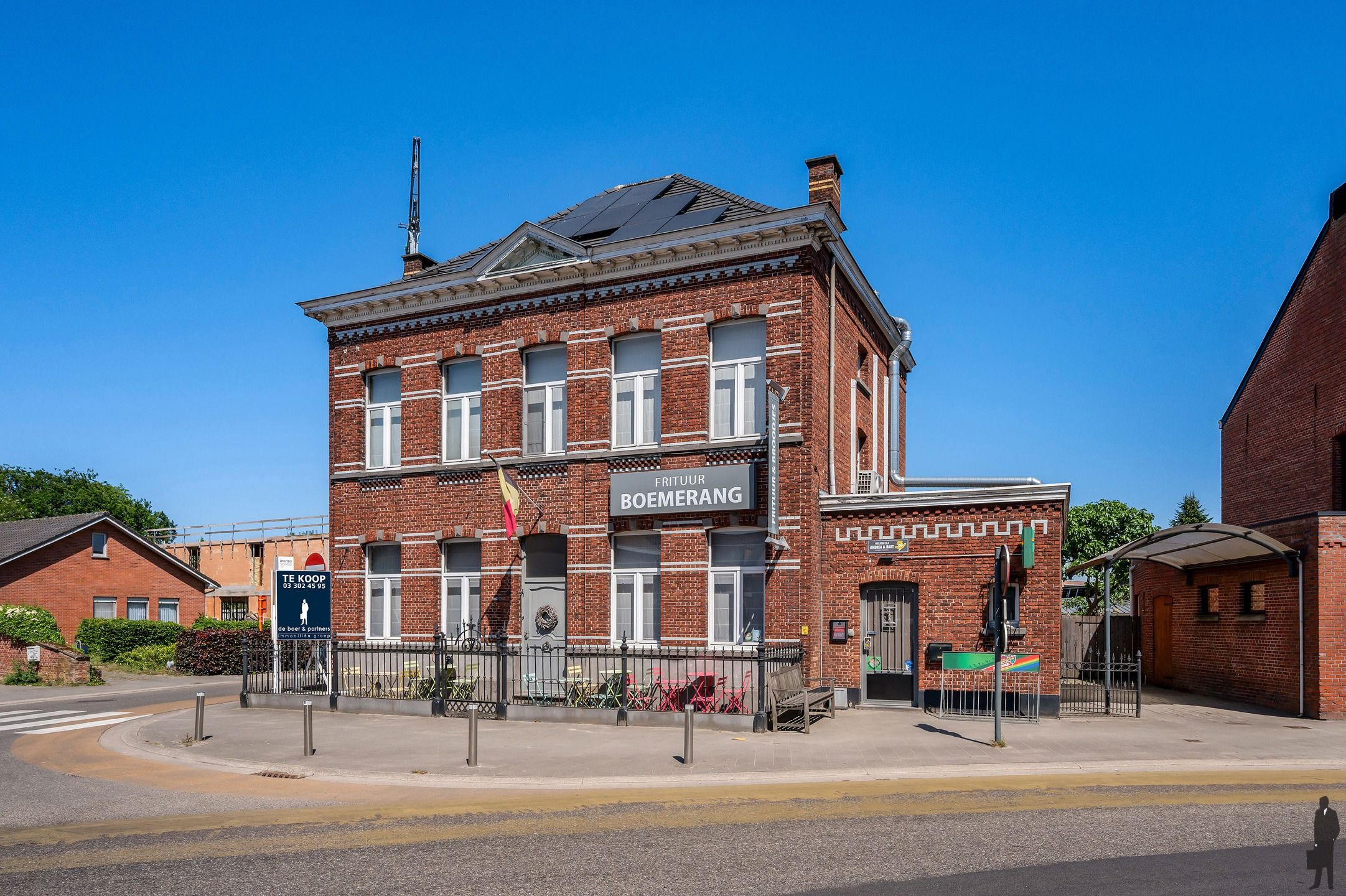 Karaktervol herenhuis met handelsruimte en 6 slaapkamers. foto 34